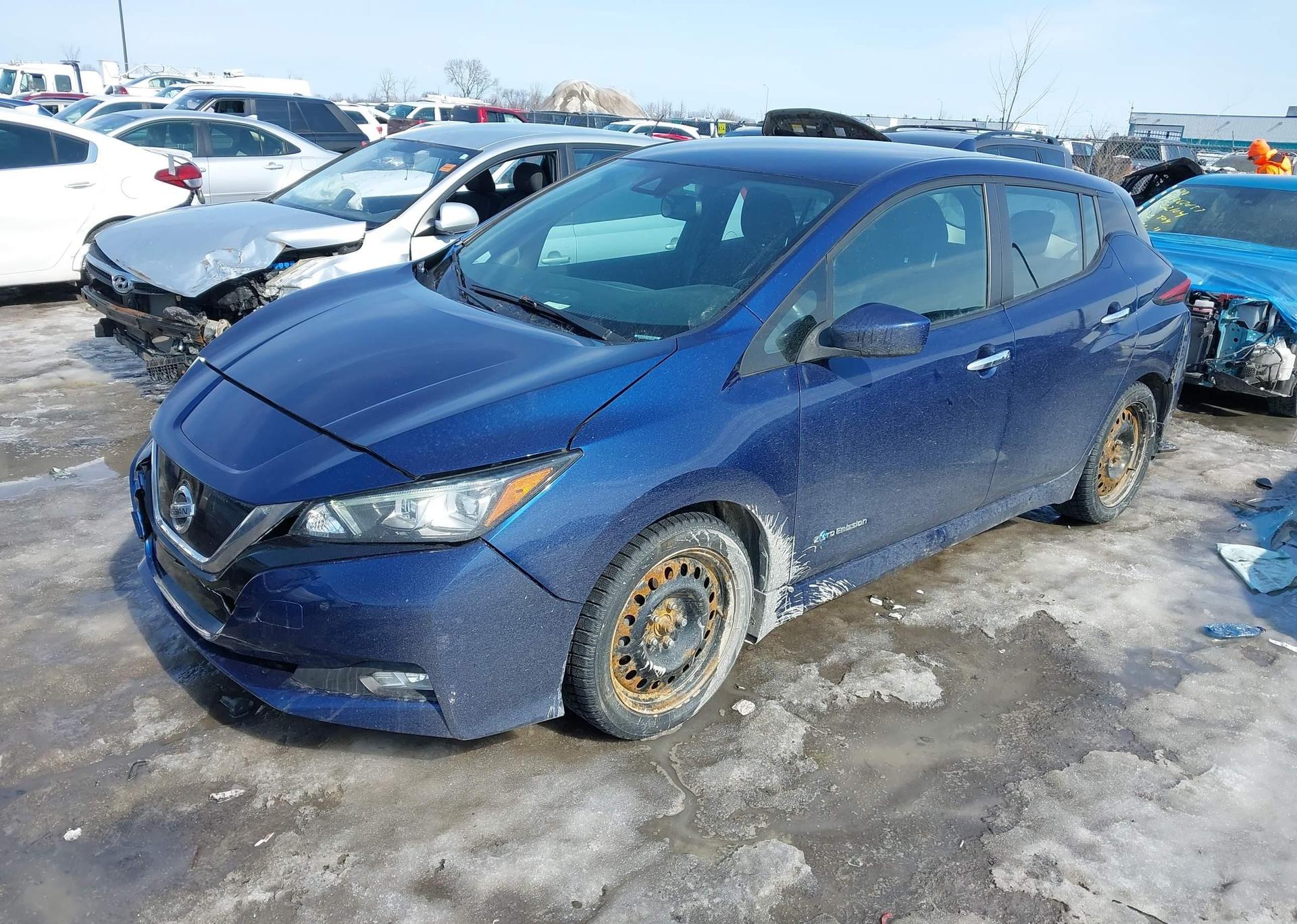 2018 NISSAN LEAF