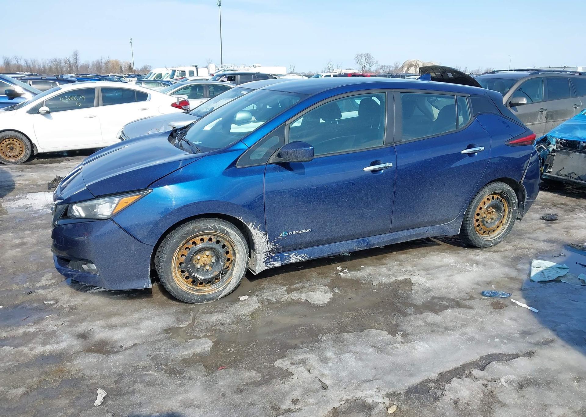 2018 NISSAN LEAF