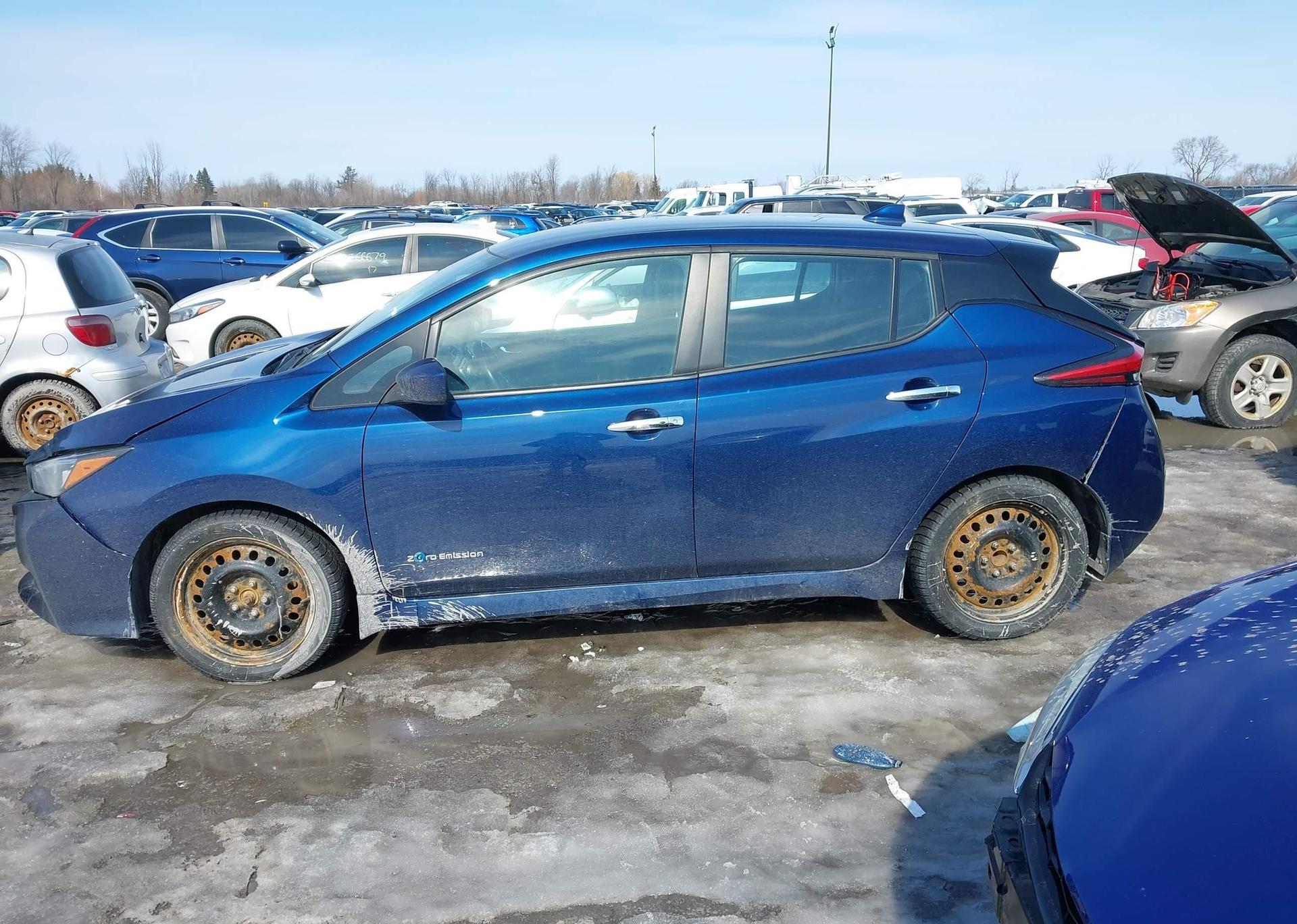 2018 NISSAN LEAF