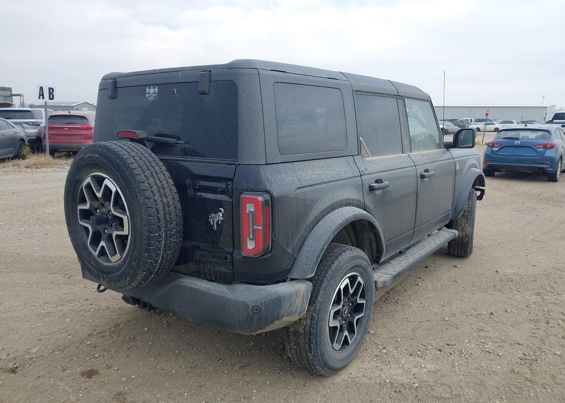 2024 FORD BRONCO OUTER BANKS