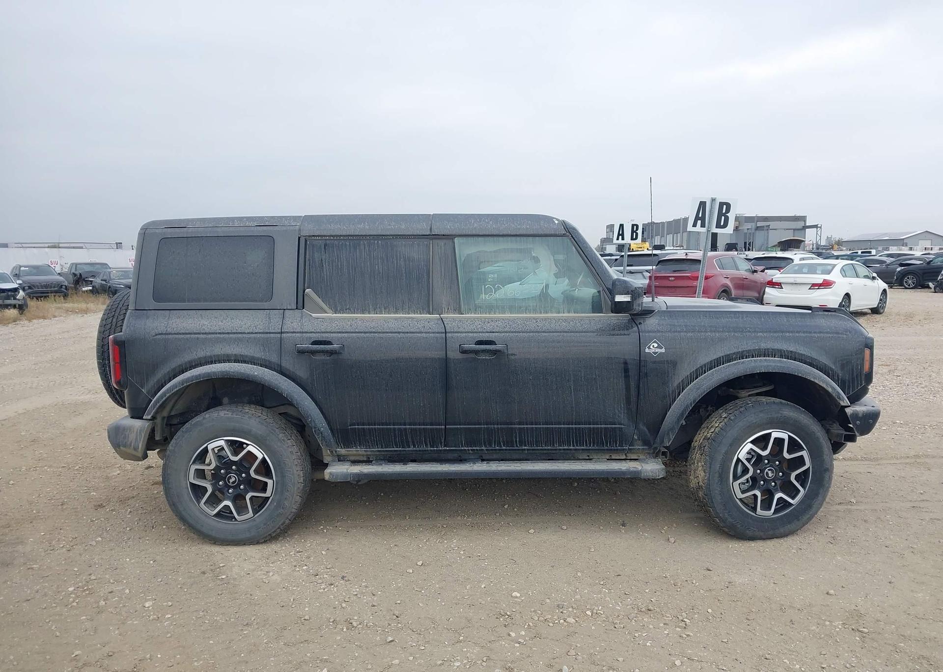 2024 FORD BRONCO OUTER BANKS
