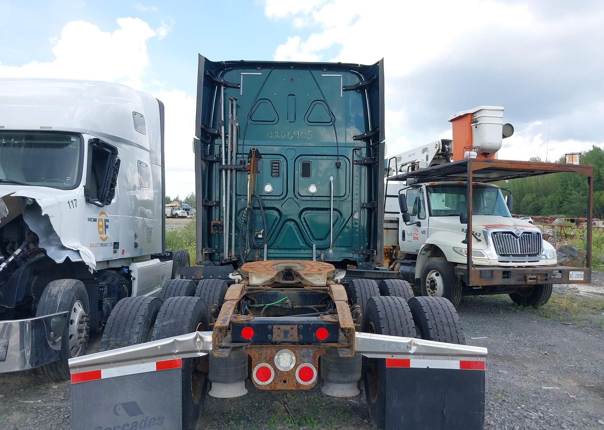 2017 FREIGHTLINER CASCADIA 125