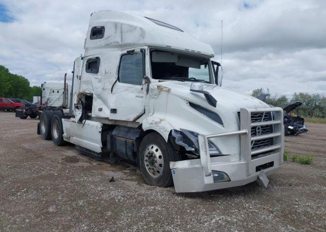 2023 VOLVO VNL