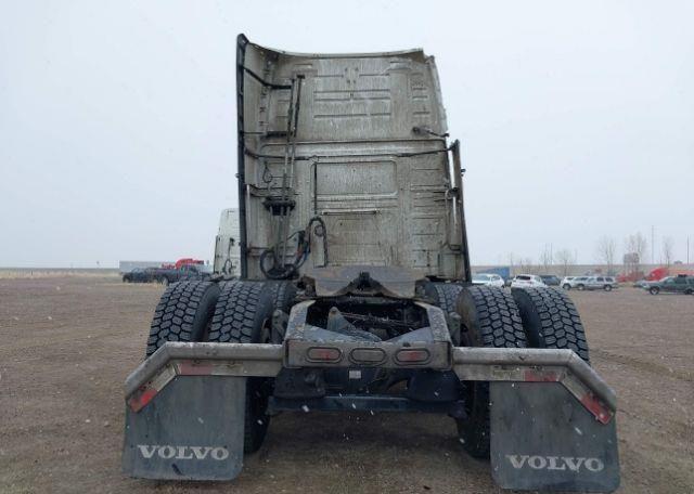 2023 VOLVO VNL