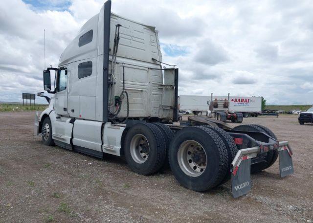 2023 VOLVO VNL
