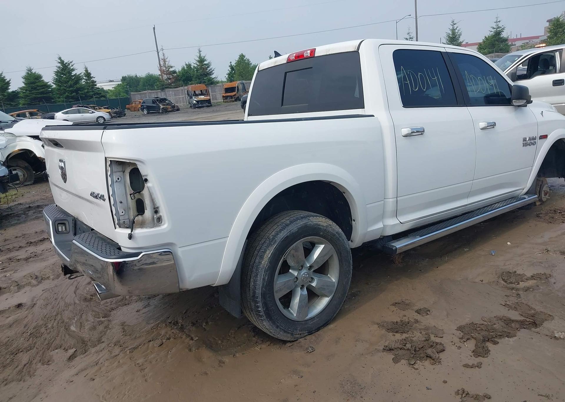 2018 RAM 1500 SLT
