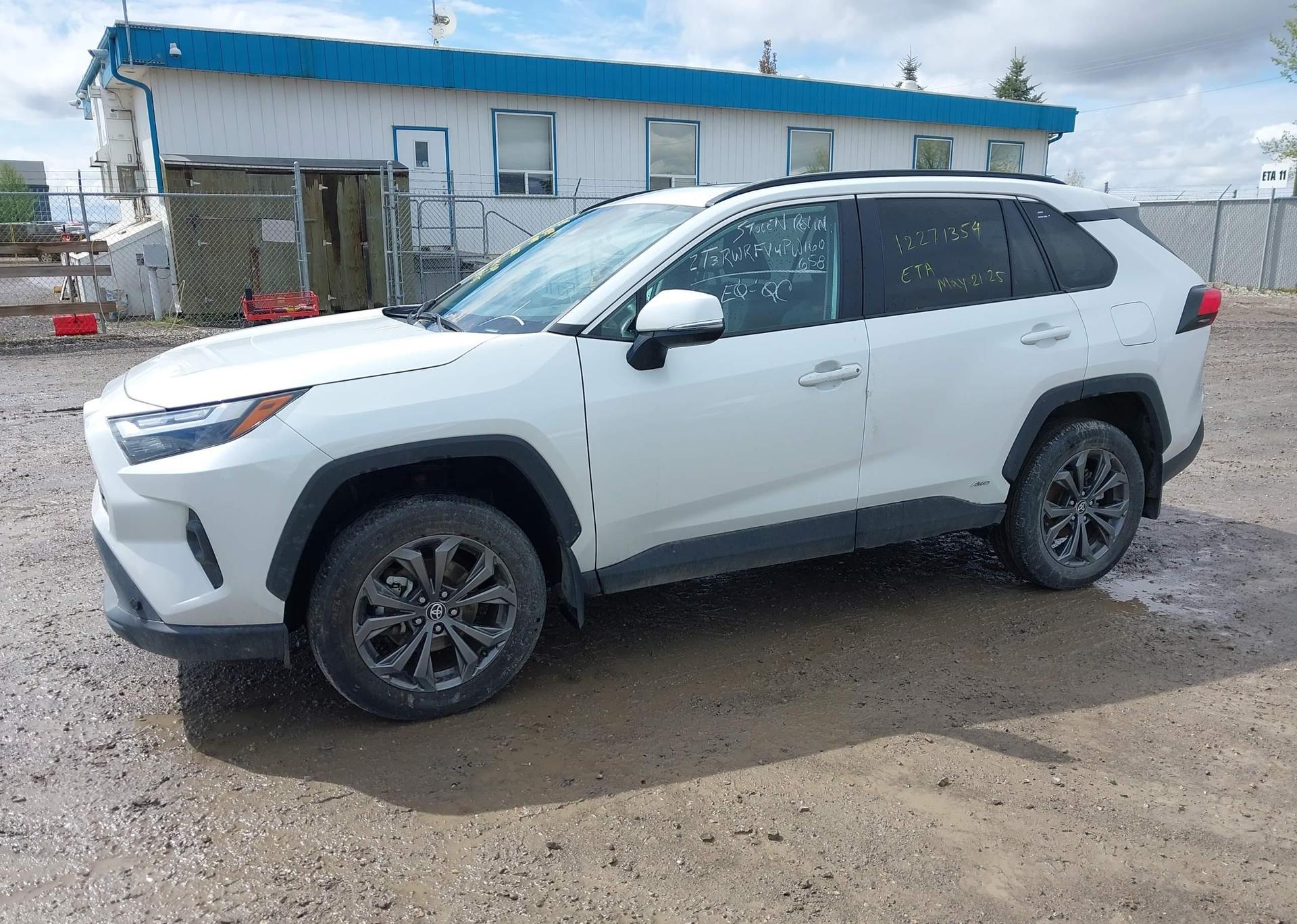 2023 TOYOTA RAV4 XLE