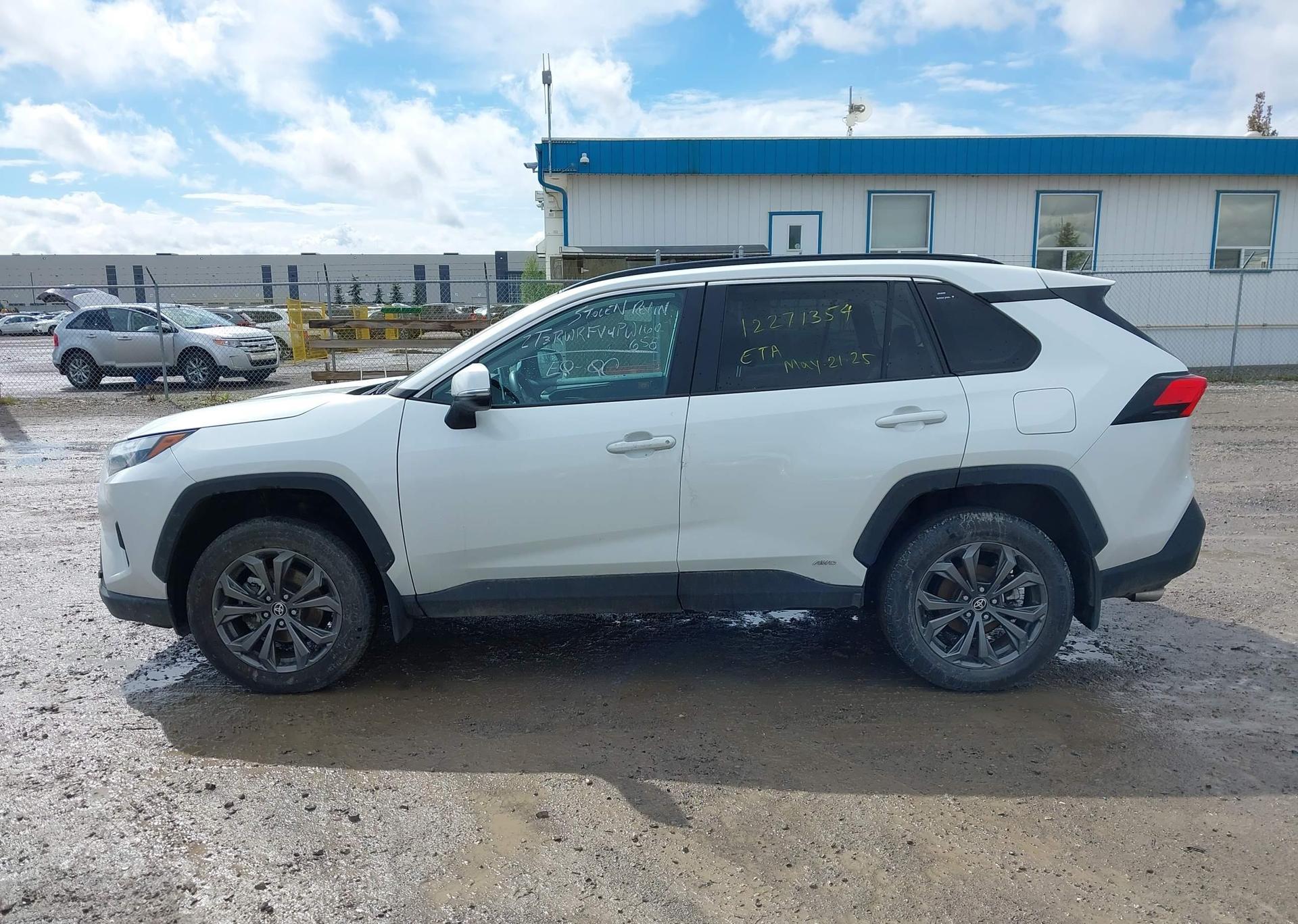 2023 TOYOTA RAV4 XLE
