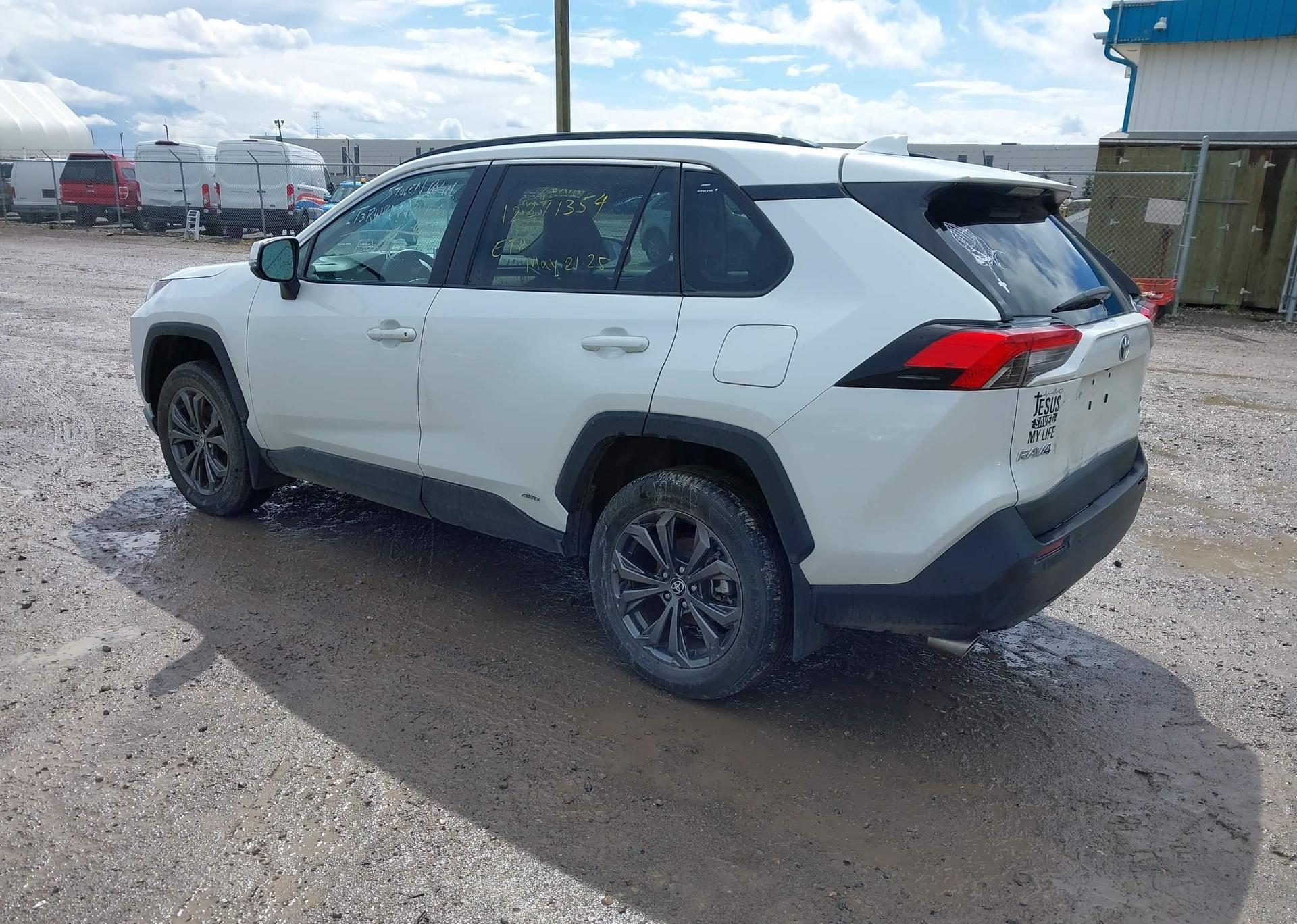 2023 TOYOTA RAV4 XLE