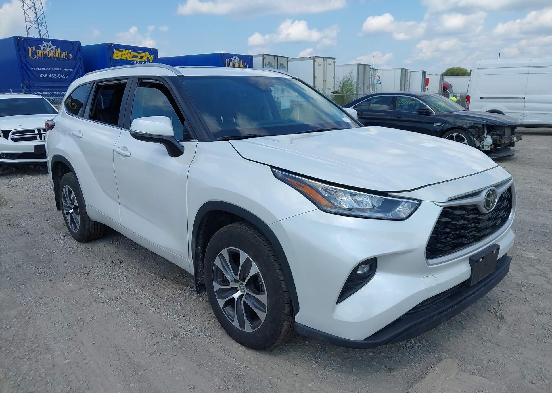 2024 TOYOTA HIGHLANDER LE