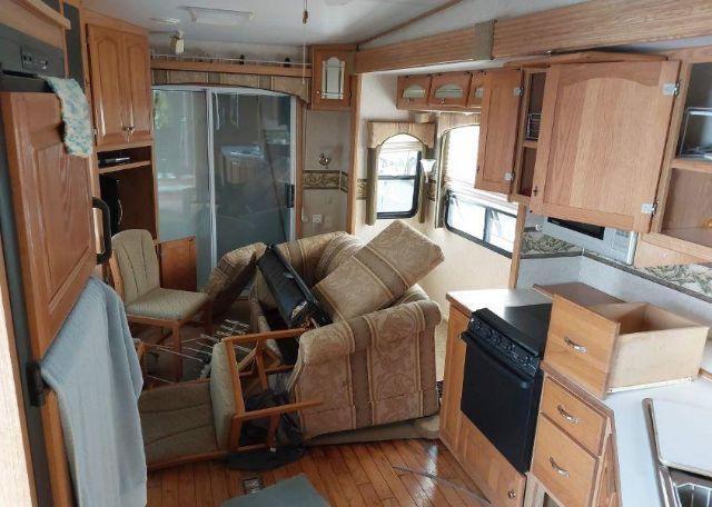 2004 GLENDALE TITANIUM TRAILER