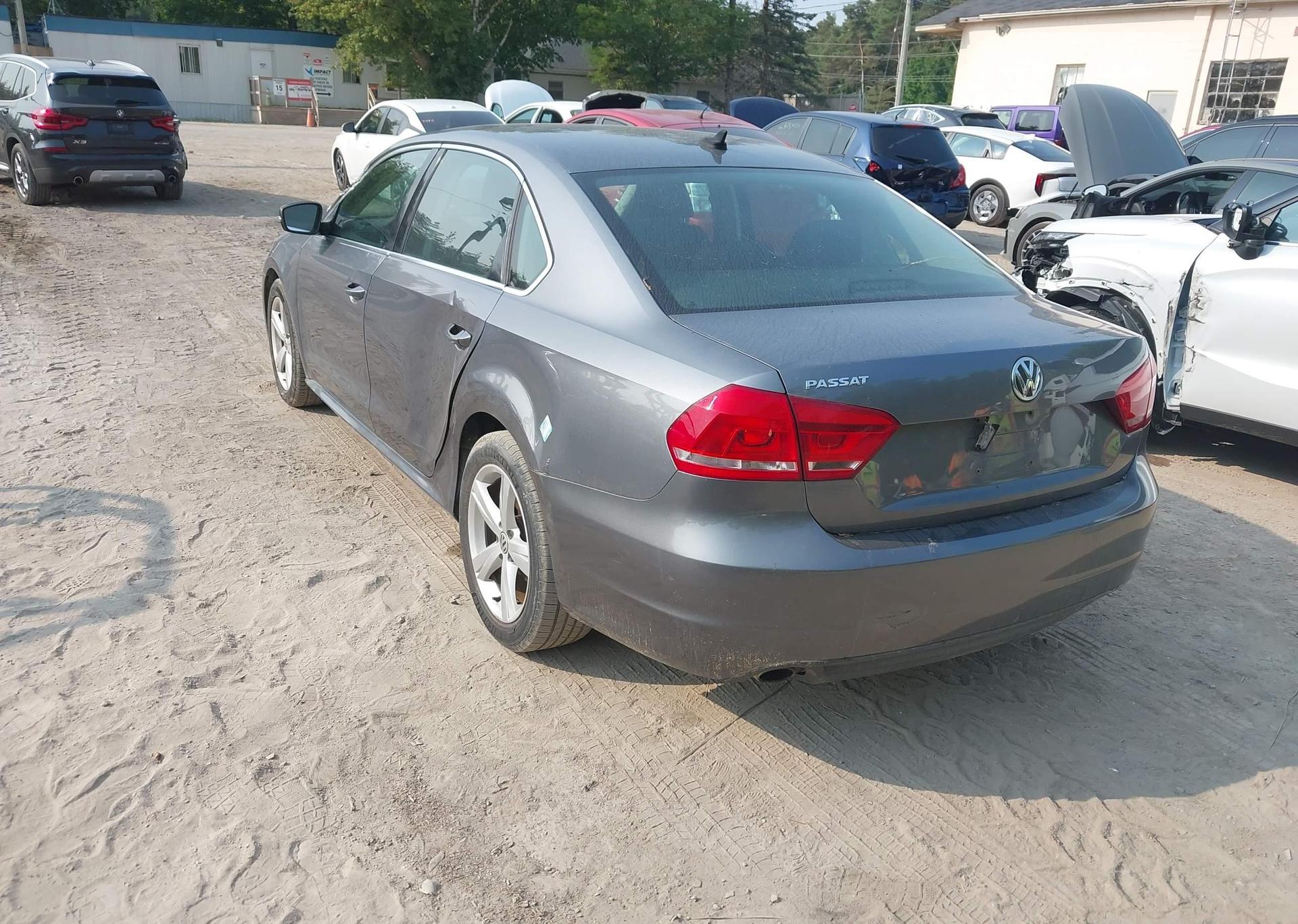 2013 VOLKSWAGEN PASSAT SE