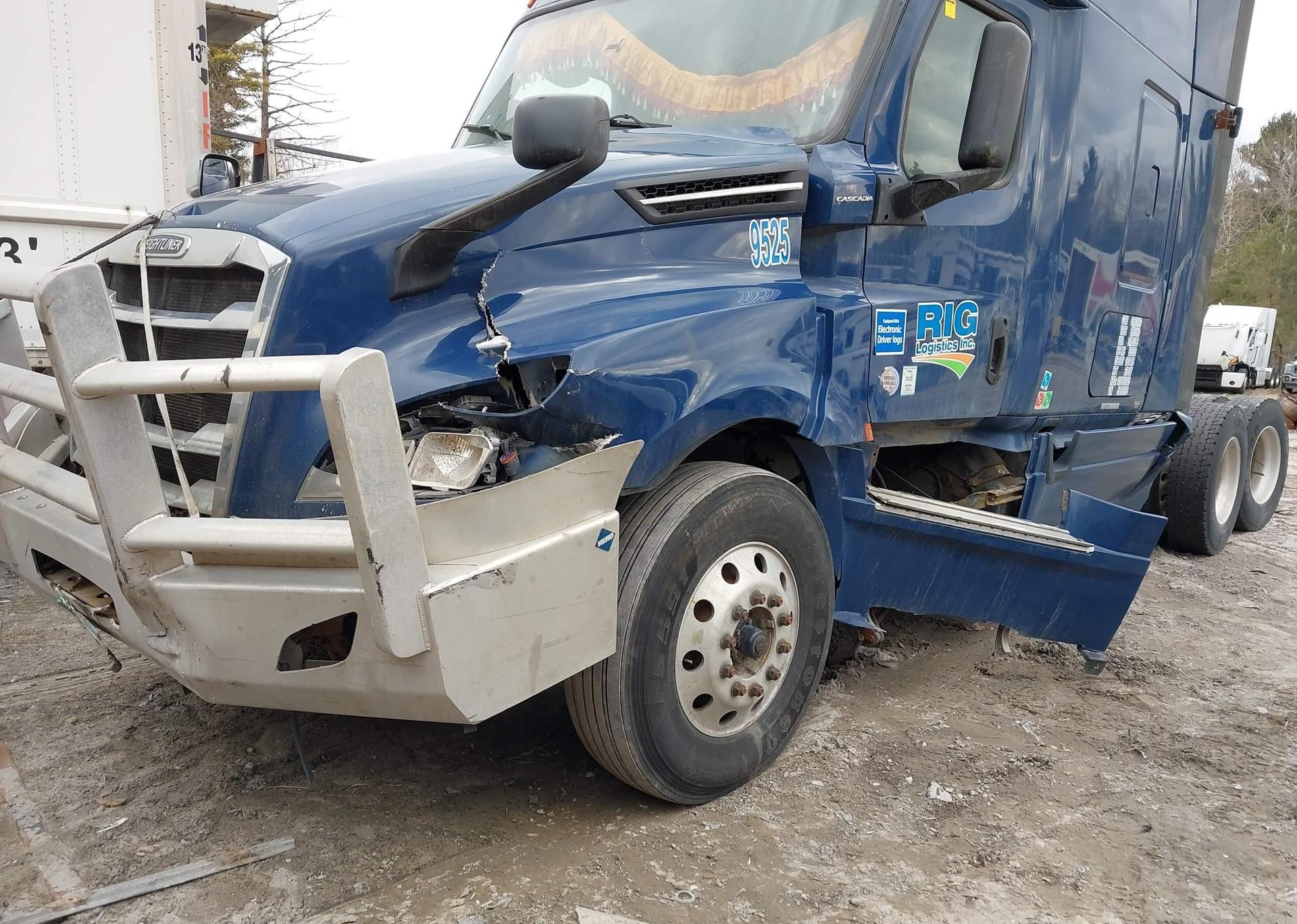 2018 FREIGHTLINER NEW CASCADIA 126