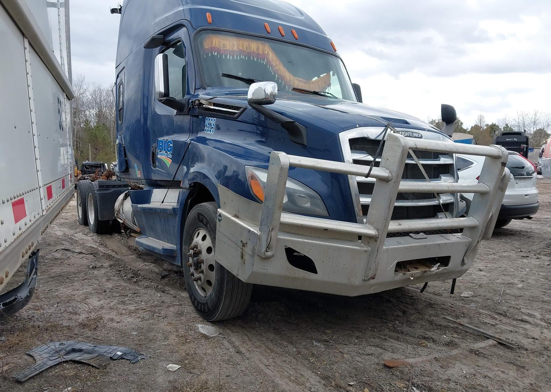 2018 FREIGHTLINER NEW CASCADIA 126