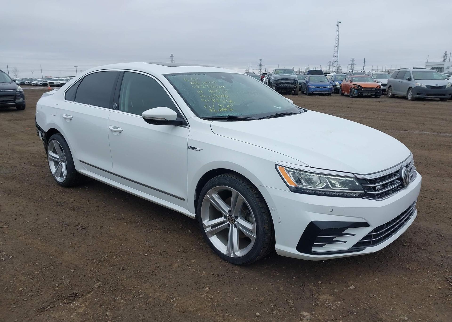 2019 VOLKSWAGEN PASSAT WOLFSBURG EDITION