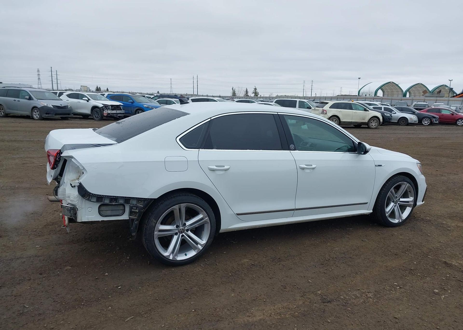 2019 VOLKSWAGEN PASSAT WOLFSBURG EDITION