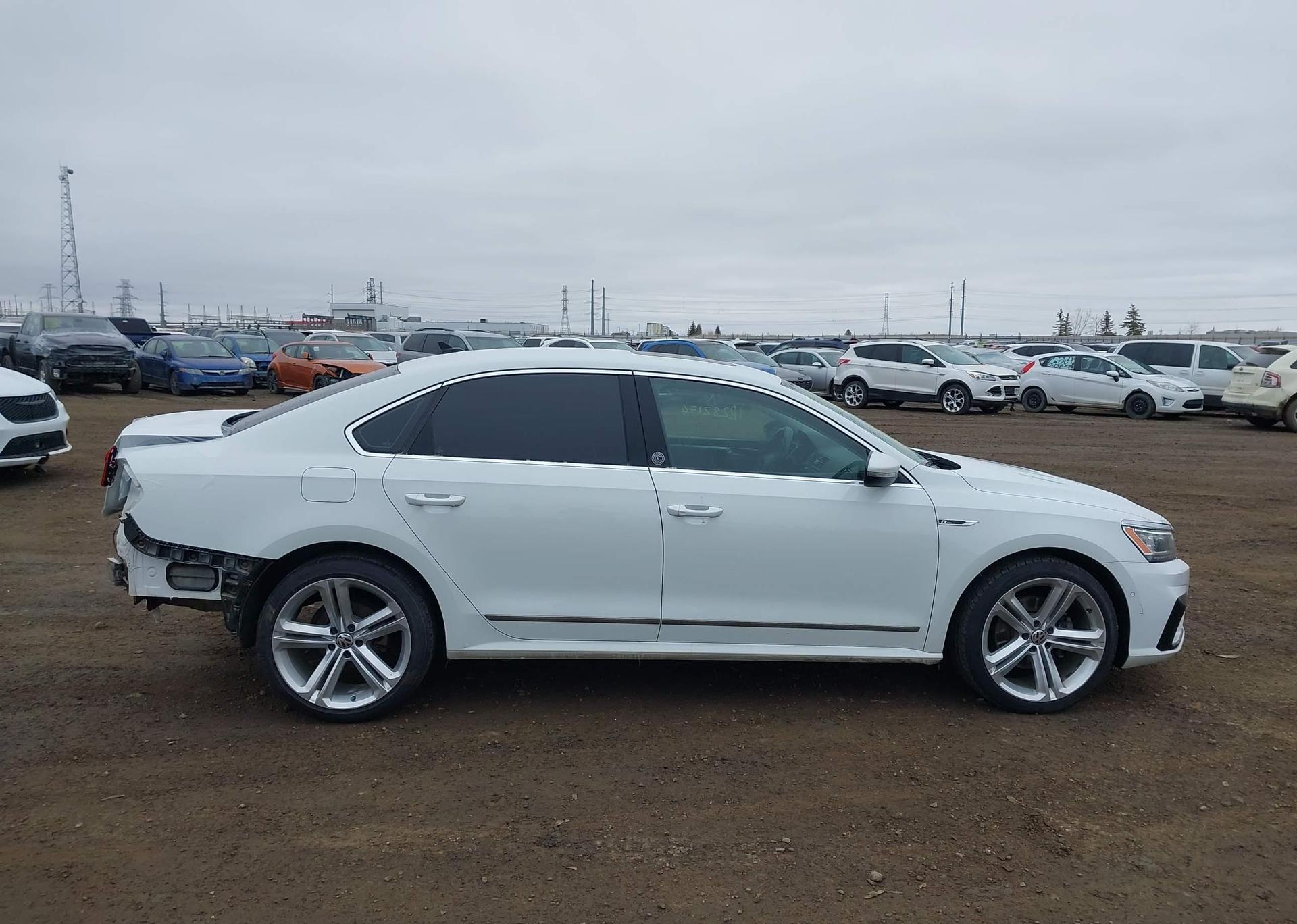2019 VOLKSWAGEN PASSAT WOLFSBURG EDITION