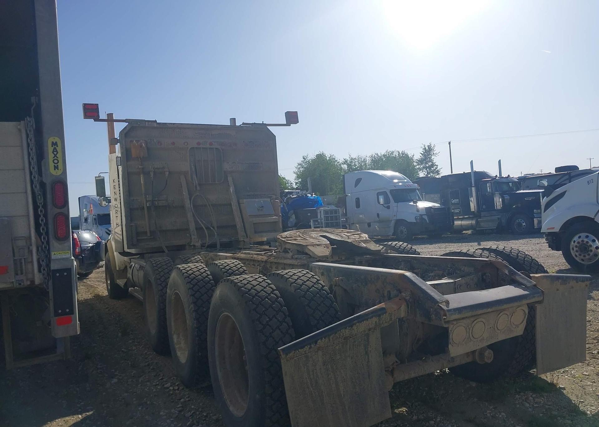 2012 KENWORTH CONSTRUCTION T800