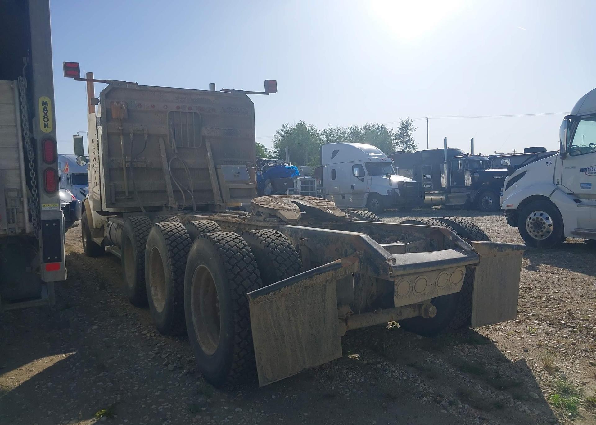 2012 KENWORTH CONSTRUCTION T800