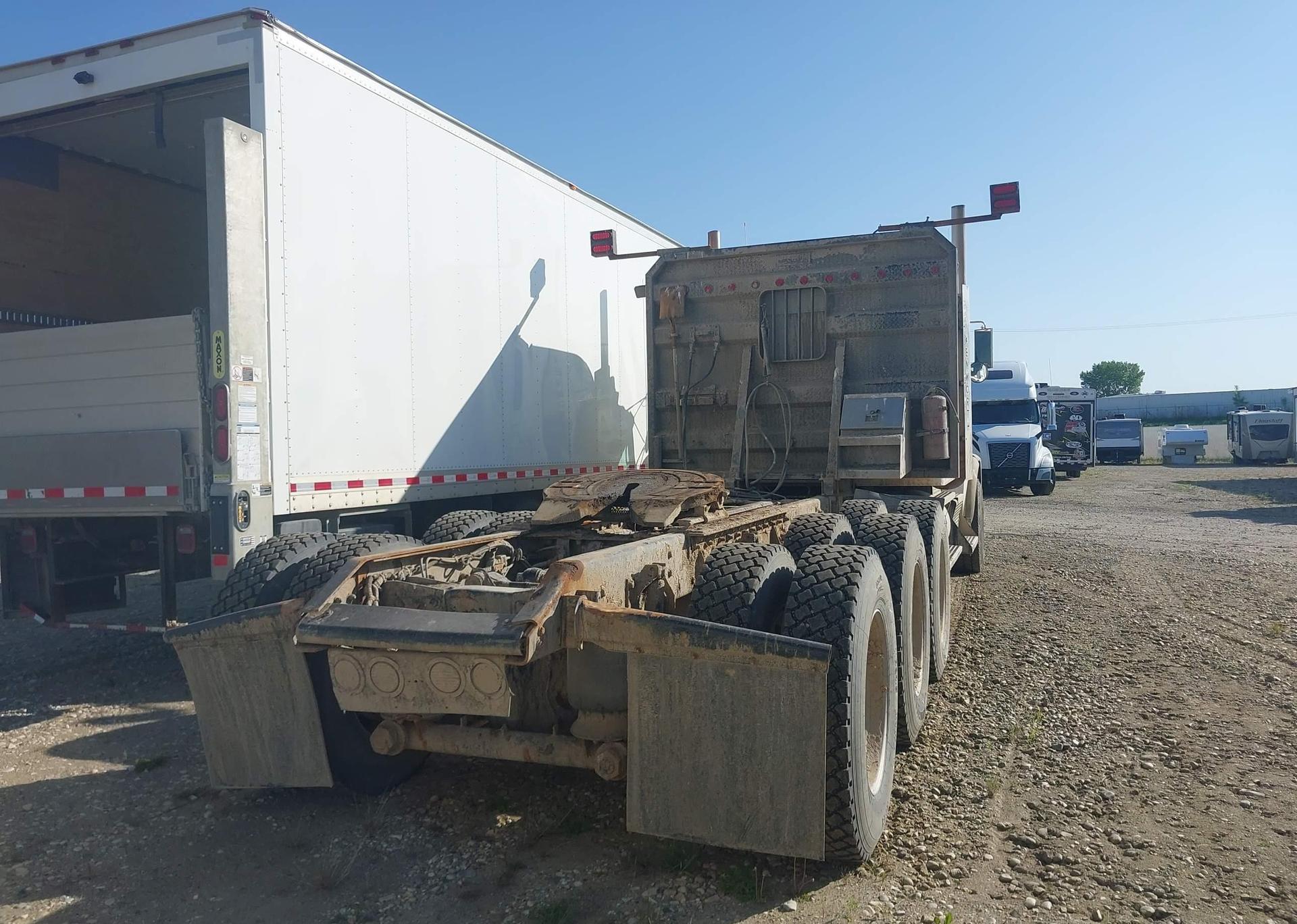 2012 KENWORTH CONSTRUCTION T800