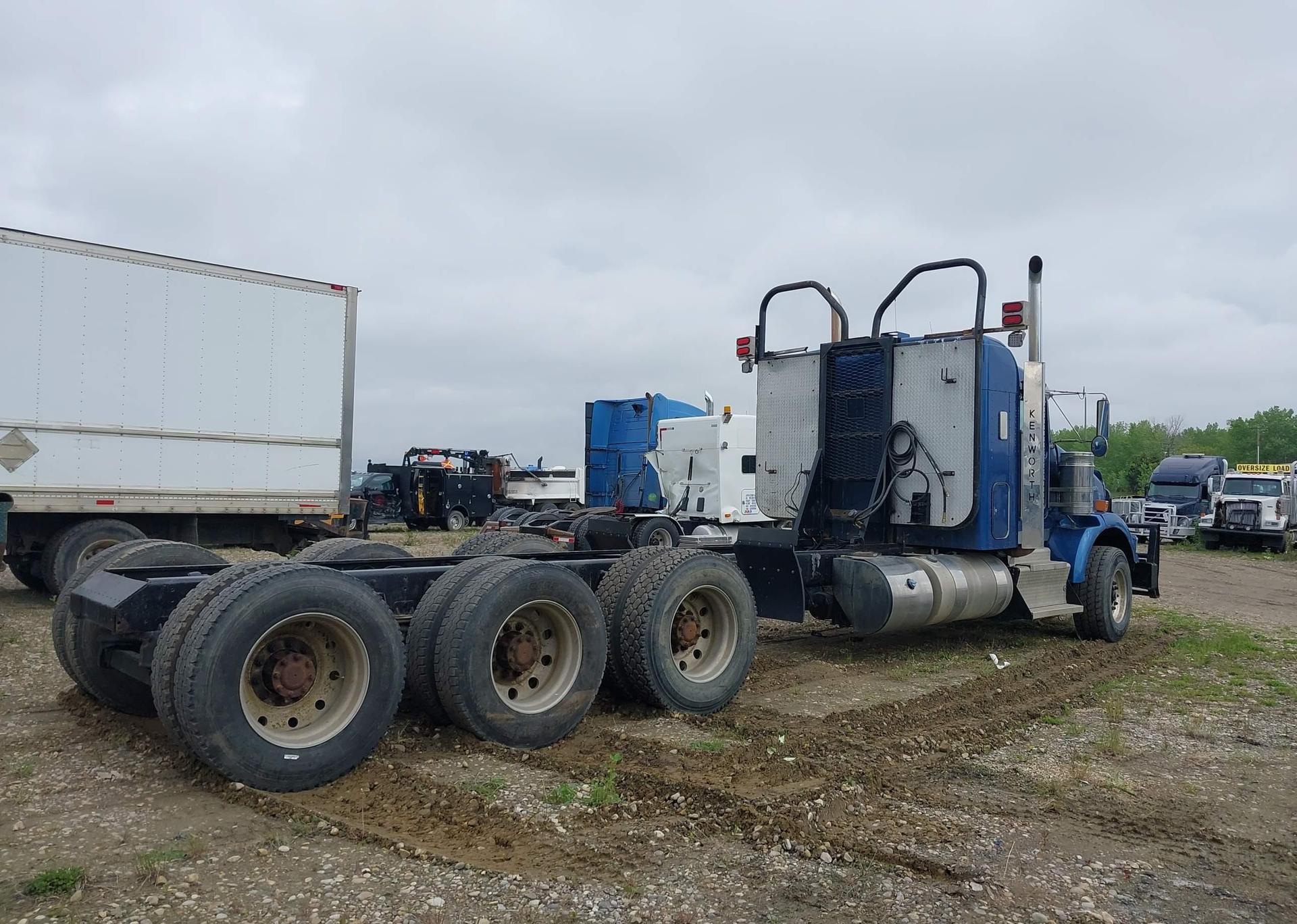 2012 KENWORTH CONSTRUCTION T800