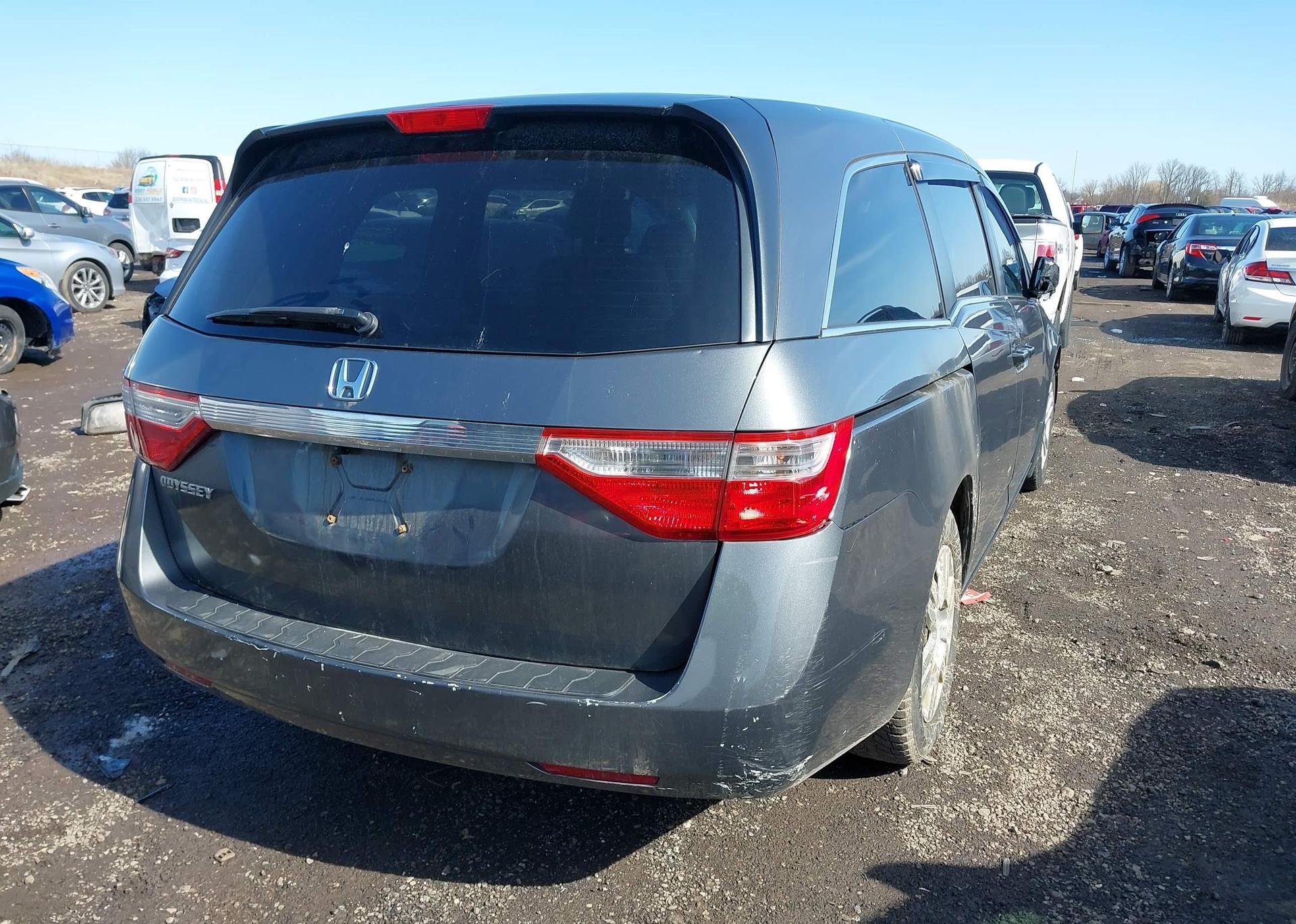 2012 HONDA ODYSSEY LX