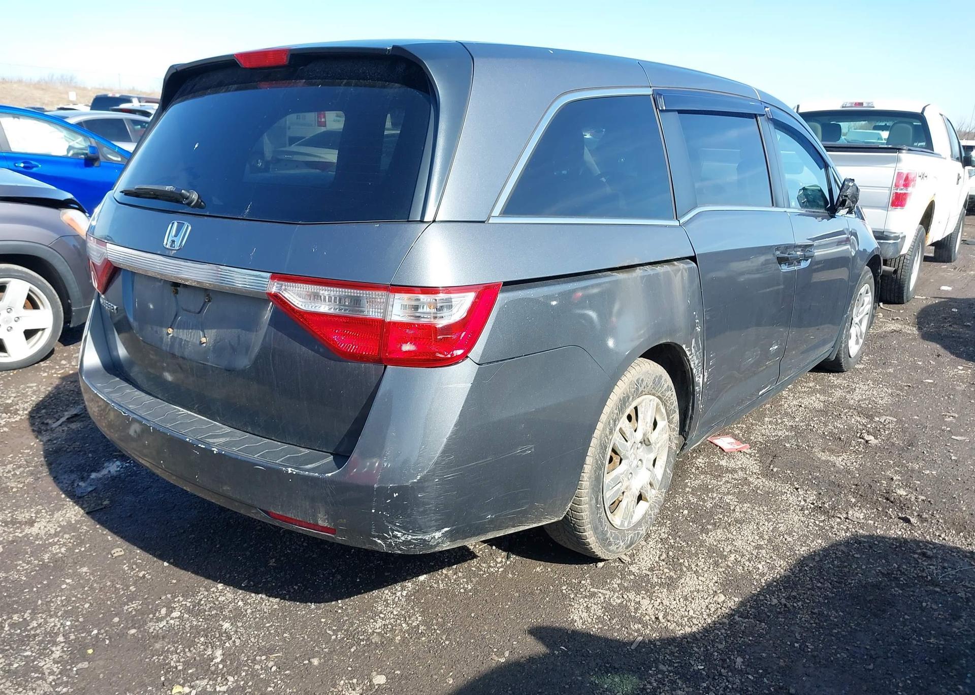 2012 HONDA ODYSSEY LX