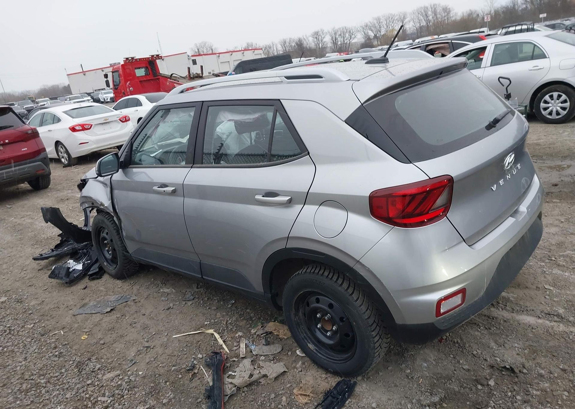 2025 HYUNDAI VENUE SEL