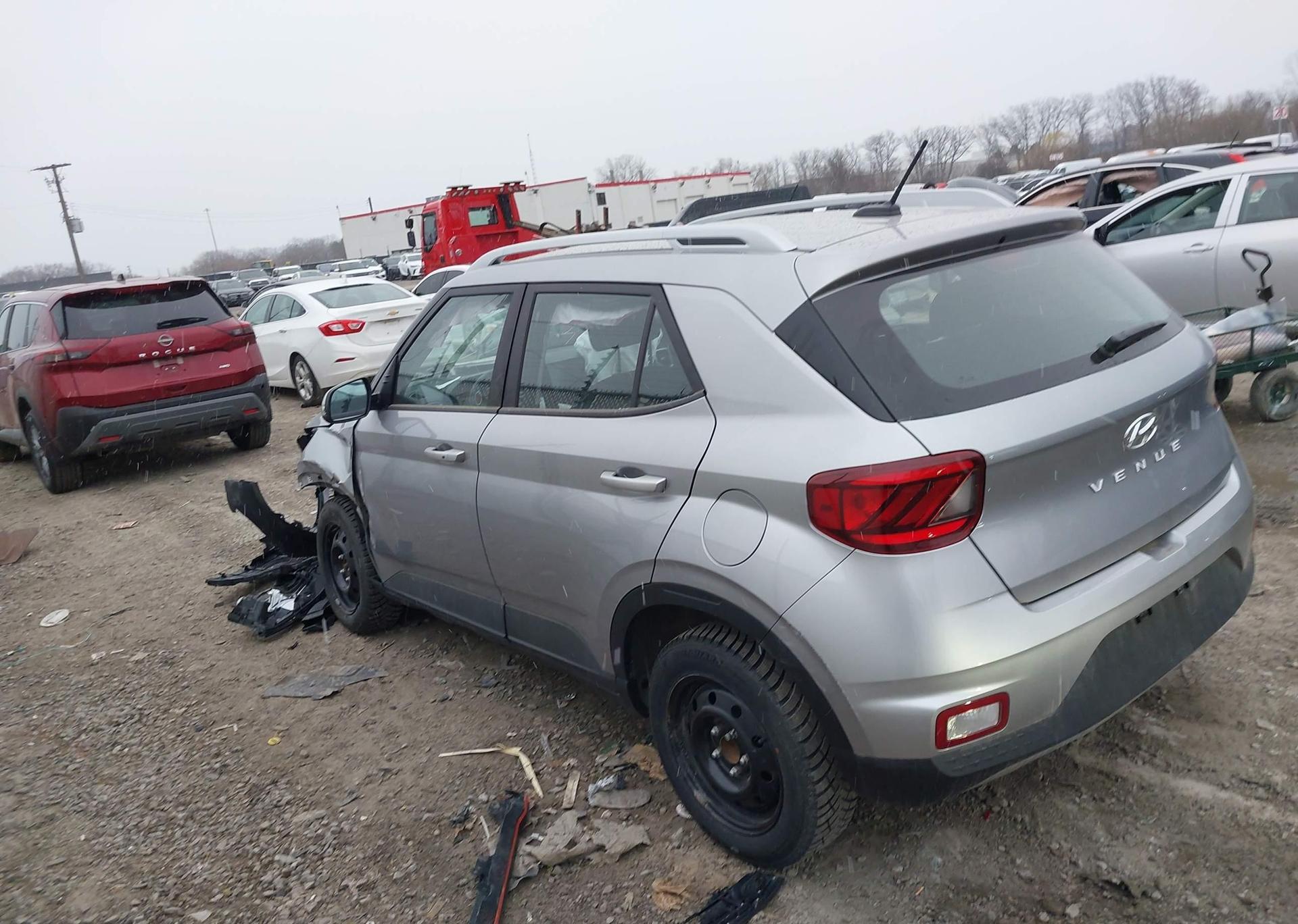 2025 HYUNDAI VENUE SEL