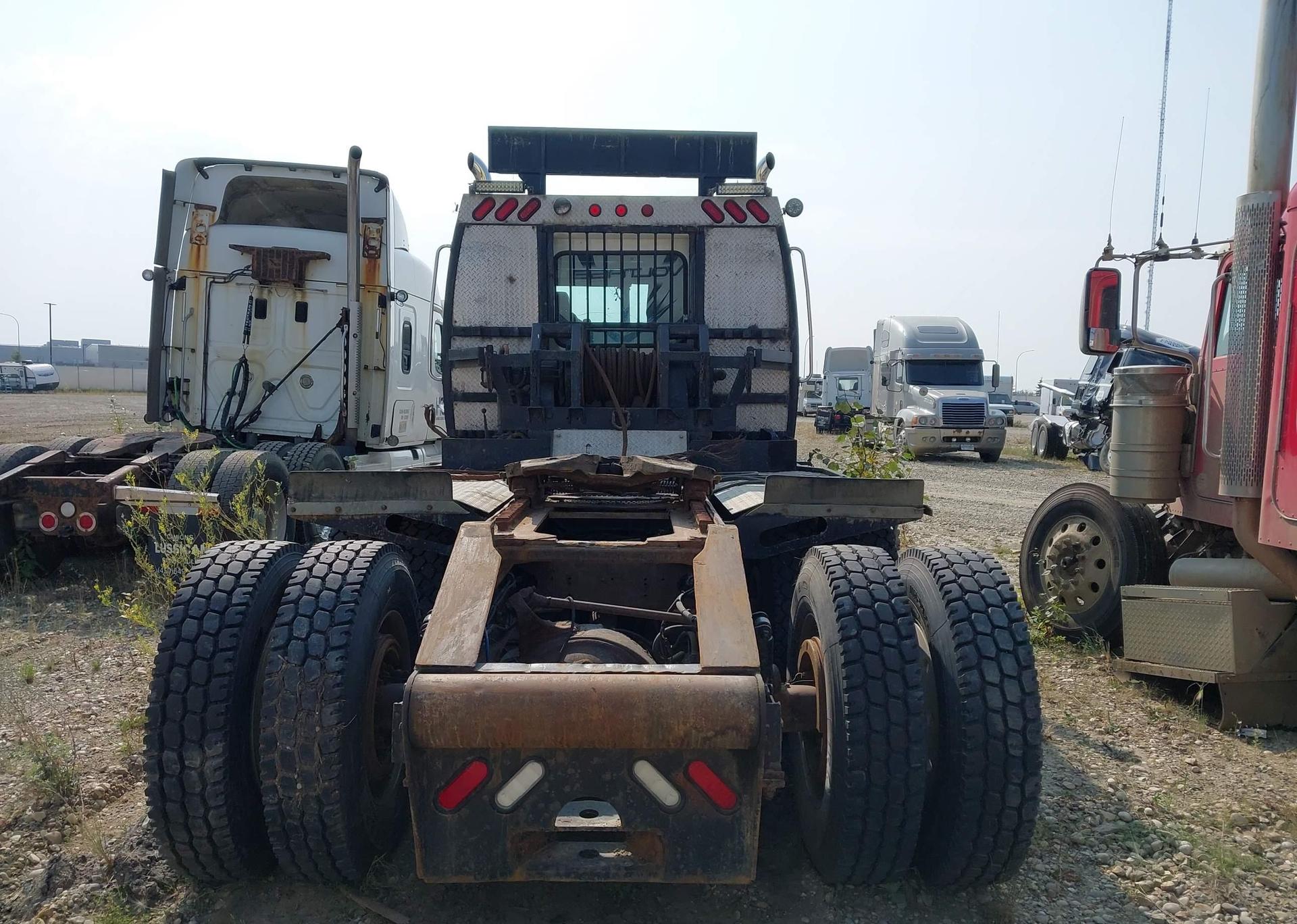 2011 WESTERN STAR/AUTO CAR CONVENTIONAL 4900SA