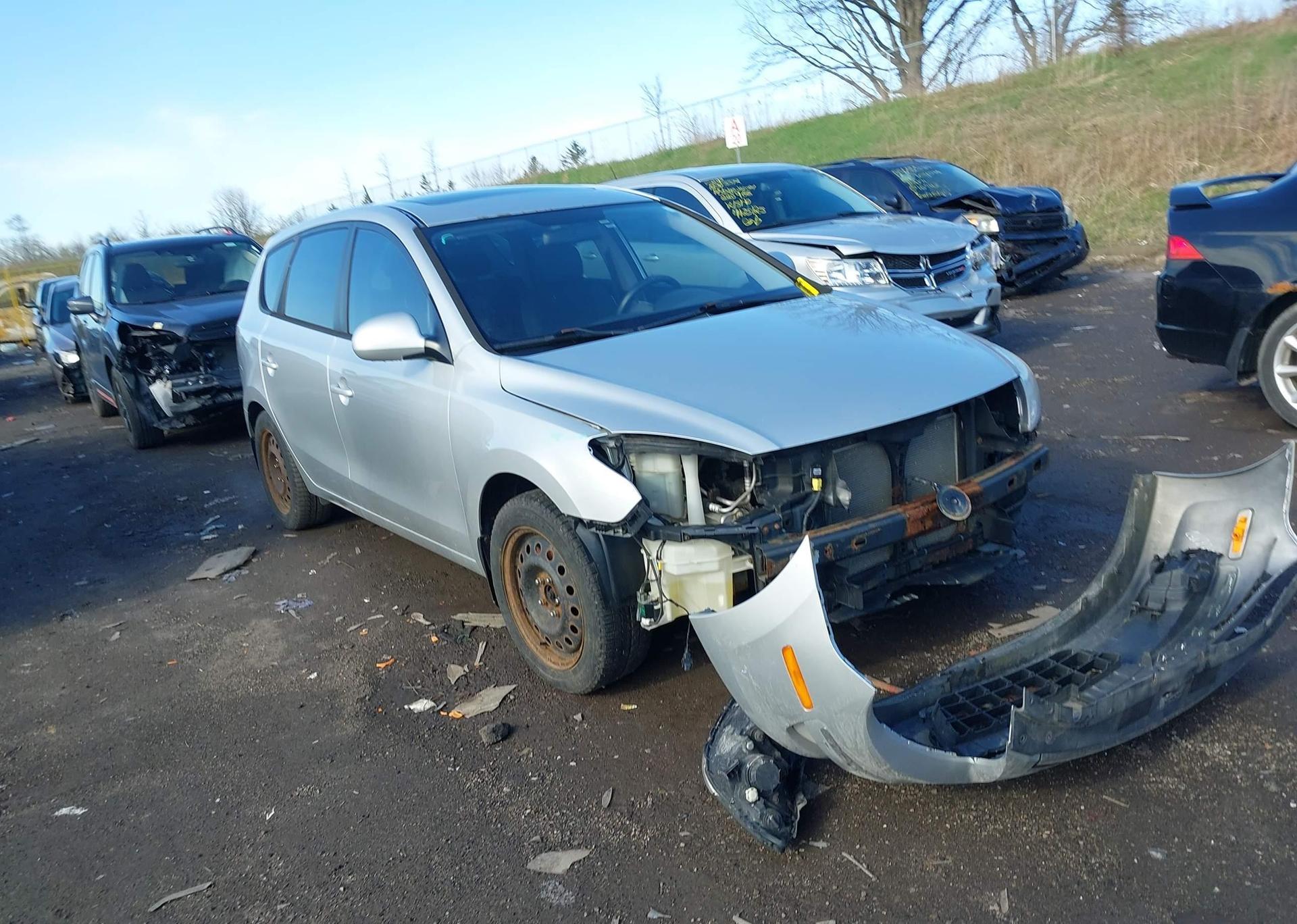 2012 HYUNDAI Elantra Touring GLS