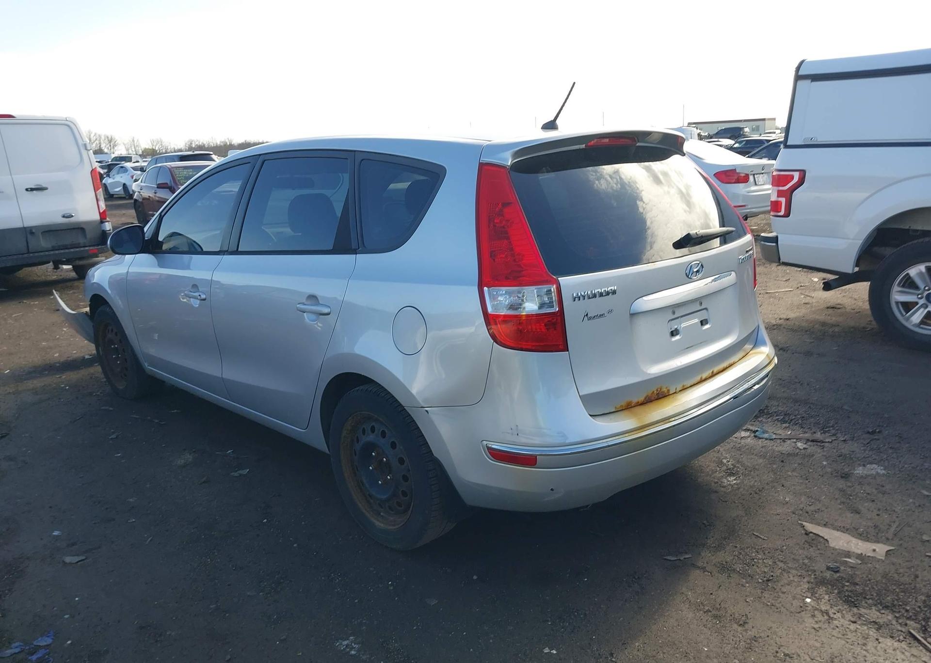 2012 HYUNDAI Elantra Touring GLS