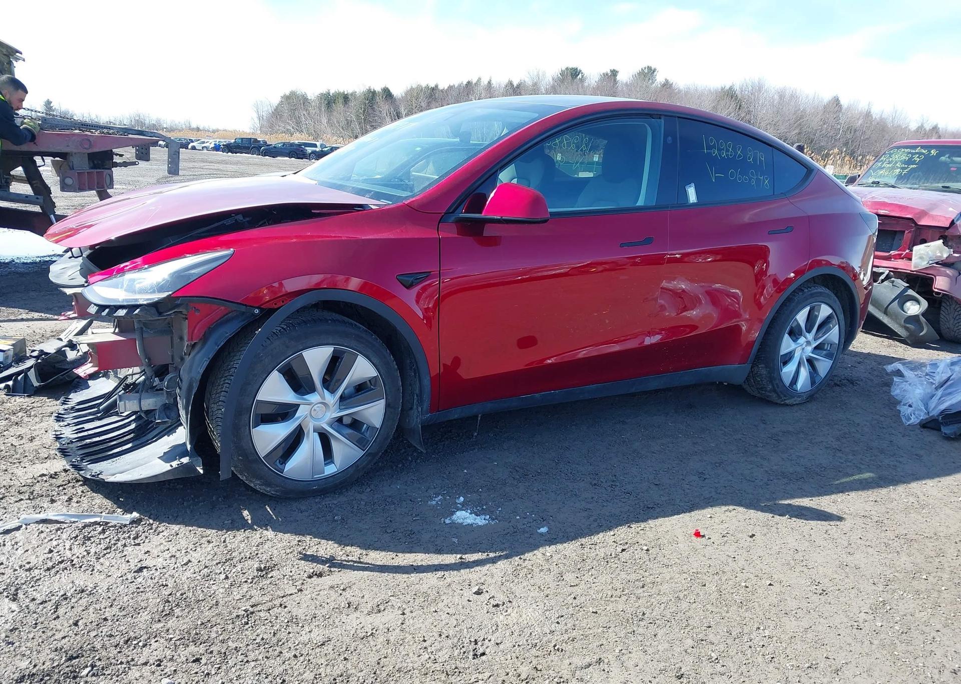 2024 TESLA MODEL Y LONG RANGE
