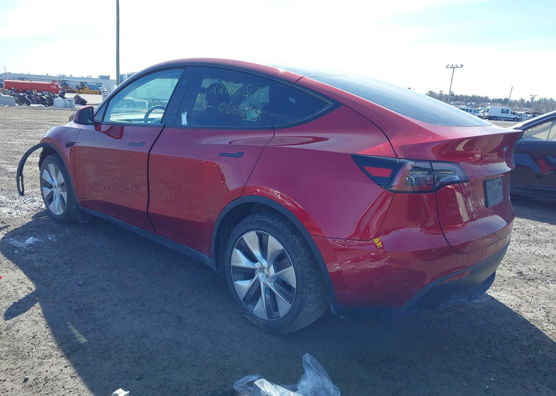 2024 TESLA MODEL Y LONG RANGE