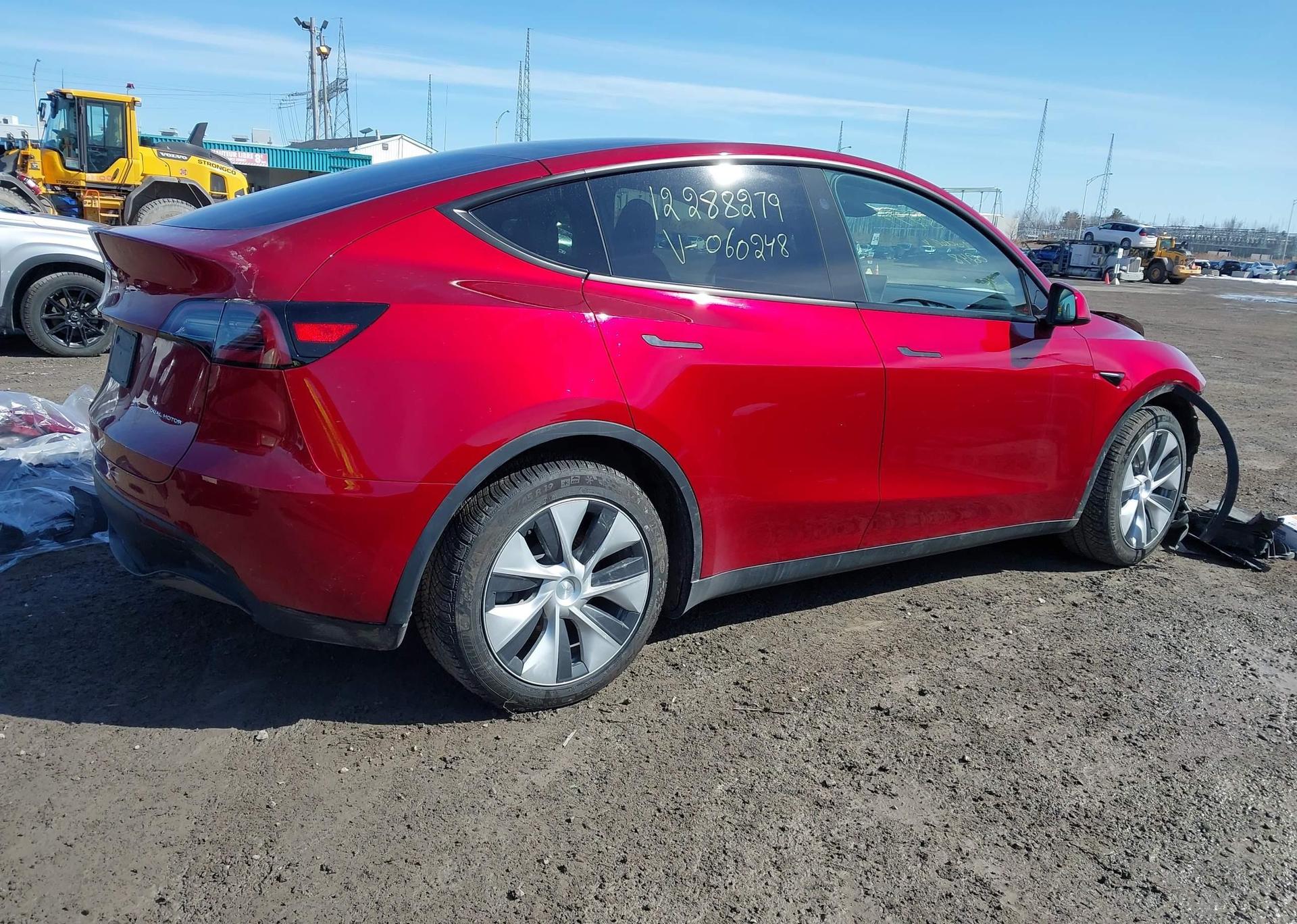 2024 TESLA MODEL Y LONG RANGE