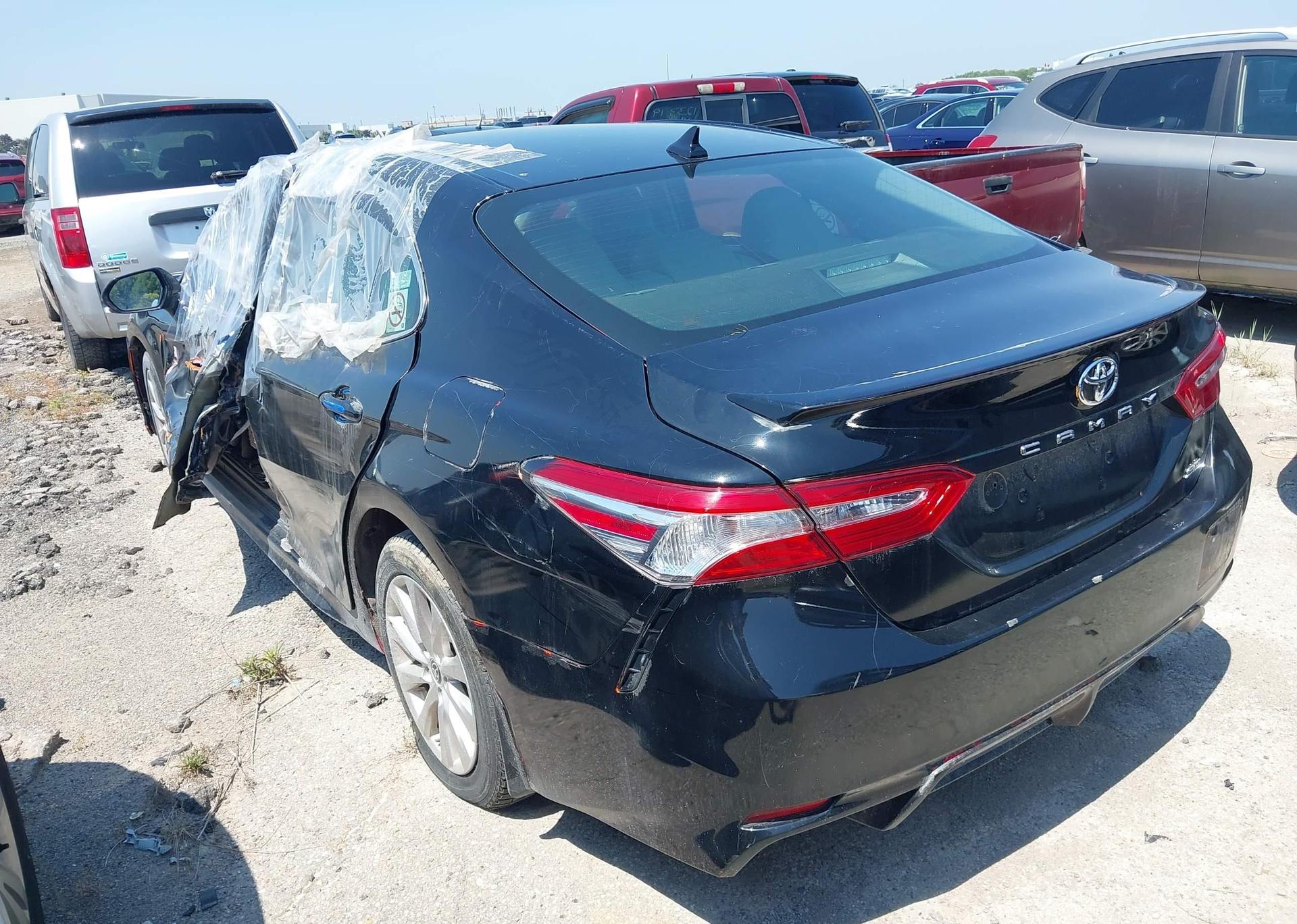 2020 TOYOTA CAMRY SE
