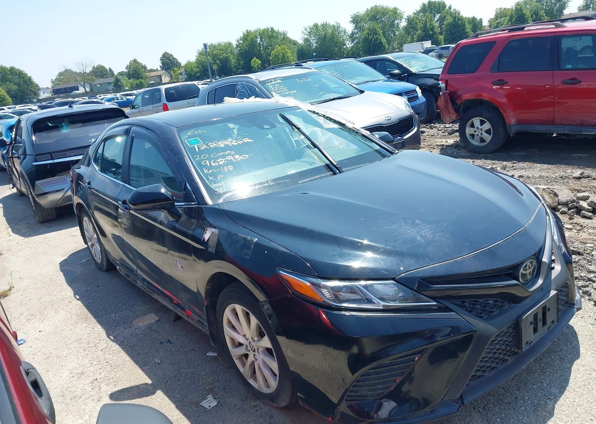2020 TOYOTA CAMRY SE