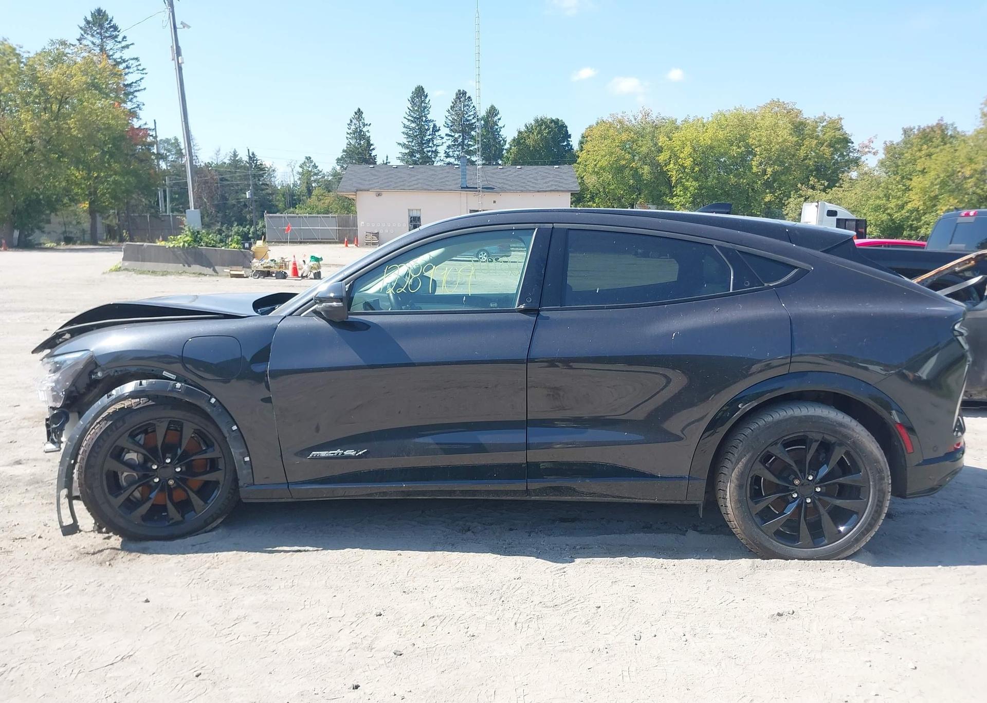 2022 FORD MUSTANG MACH-E PREMIUM