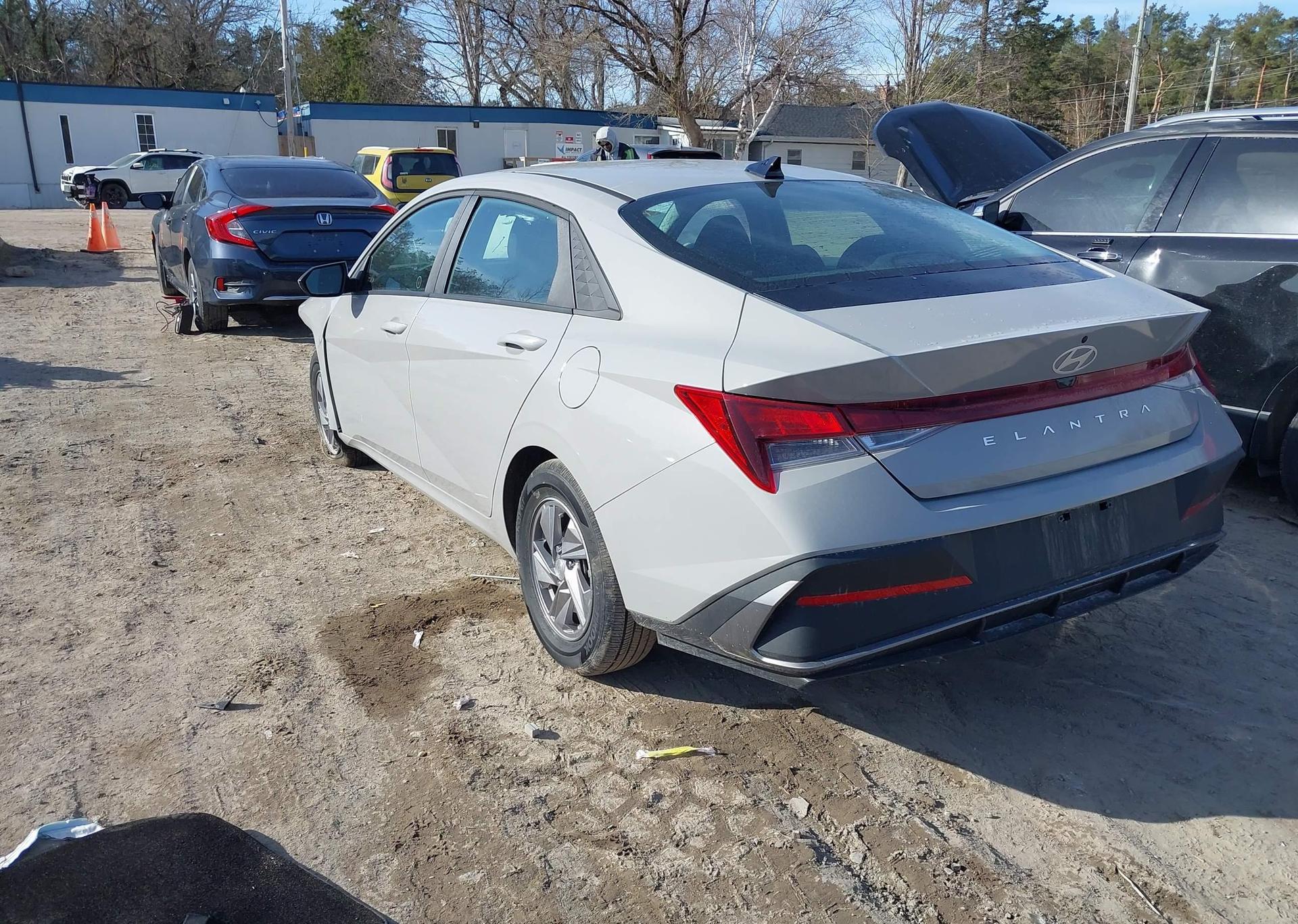 2025 HYUNDAI ELANTRA ESSENTIAL