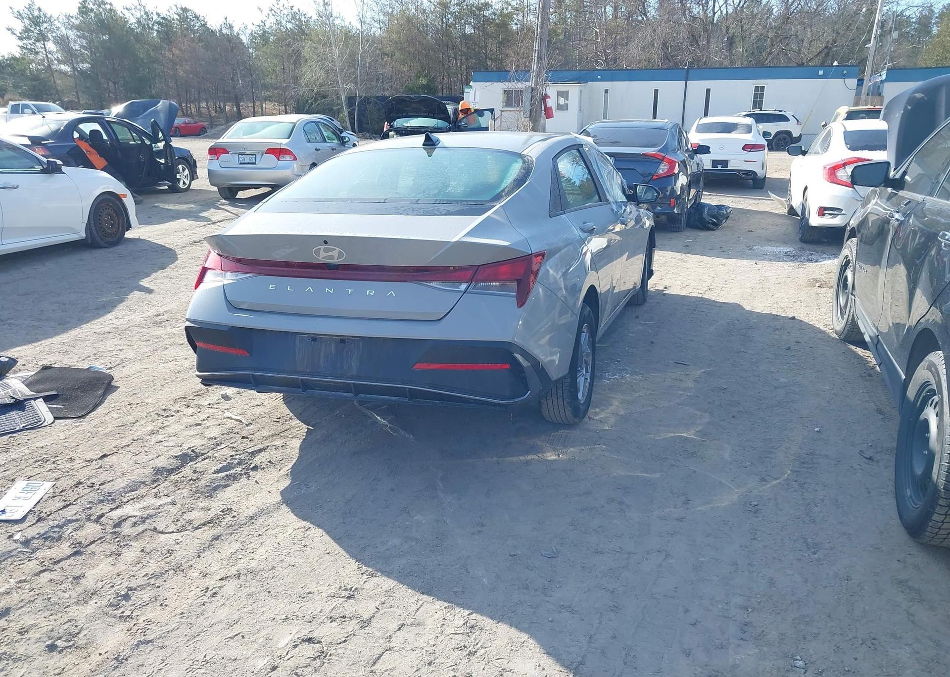 2025 HYUNDAI ELANTRA ESSENTIAL