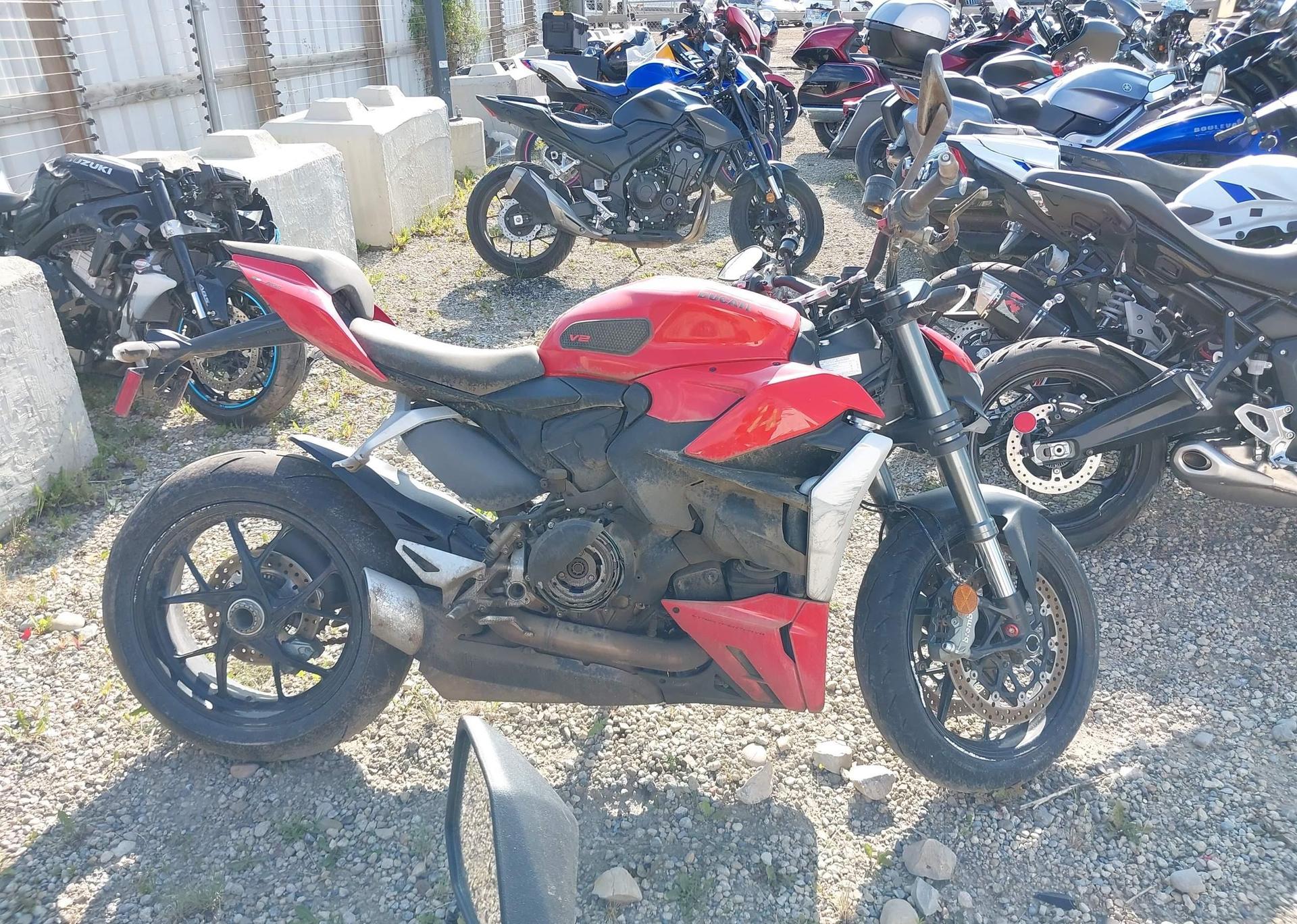 2023 DUCATI STREETFIGHTER V2