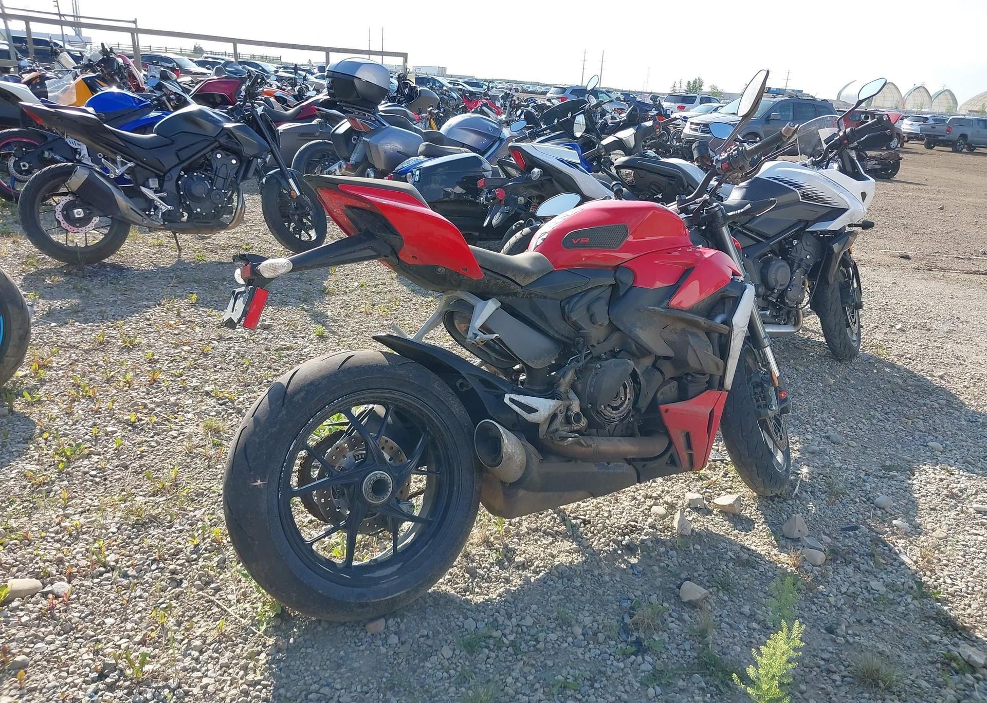 2023 DUCATI STREETFIGHTER V2