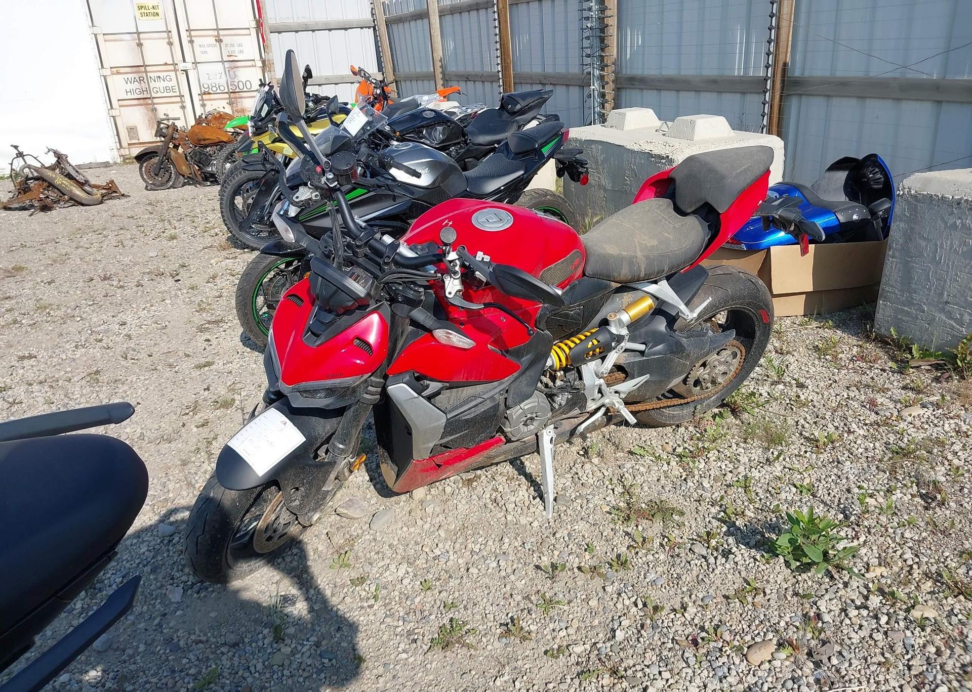 2023 DUCATI STREETFIGHTER V2