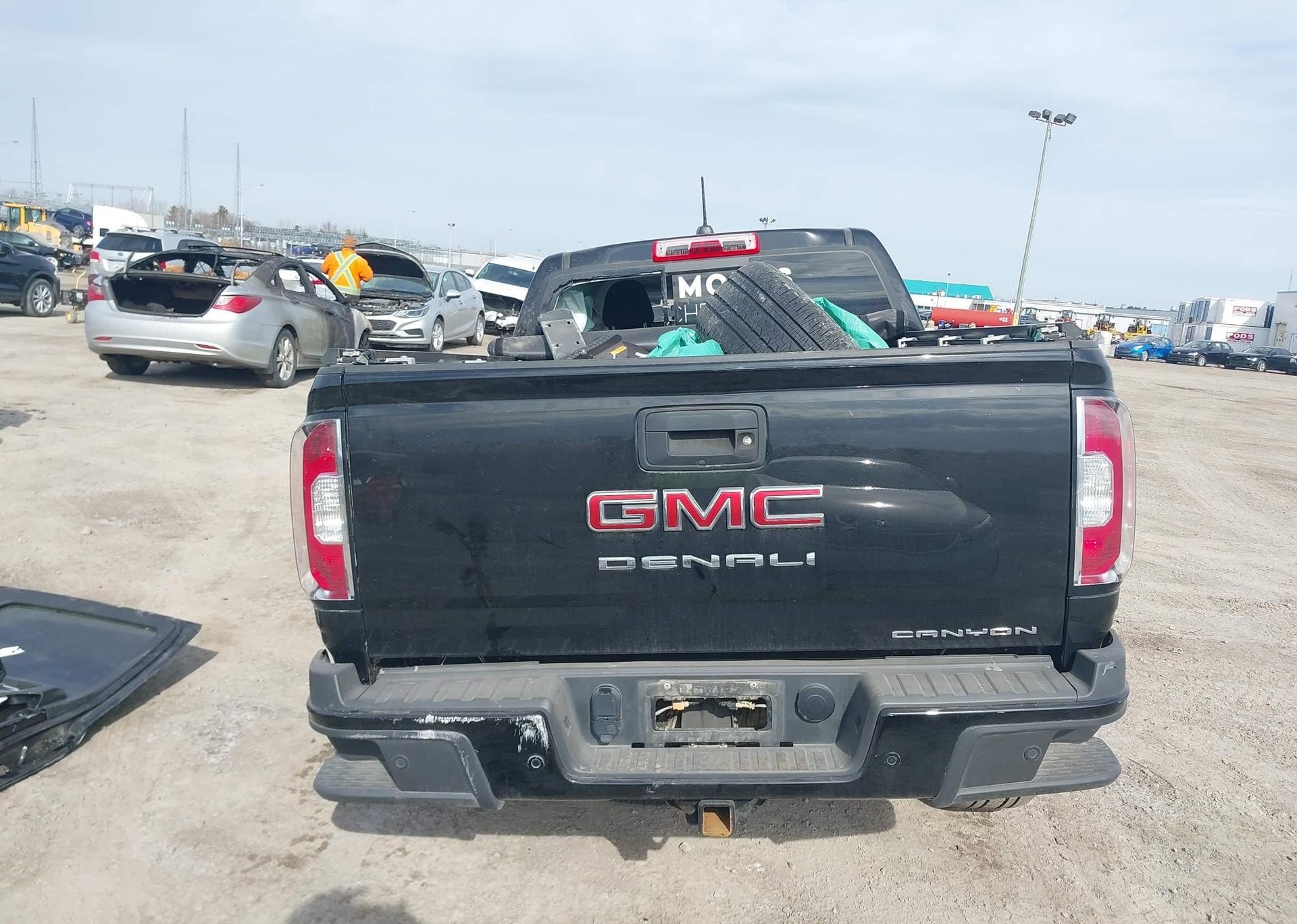 2022 GMC CANYON DENALI