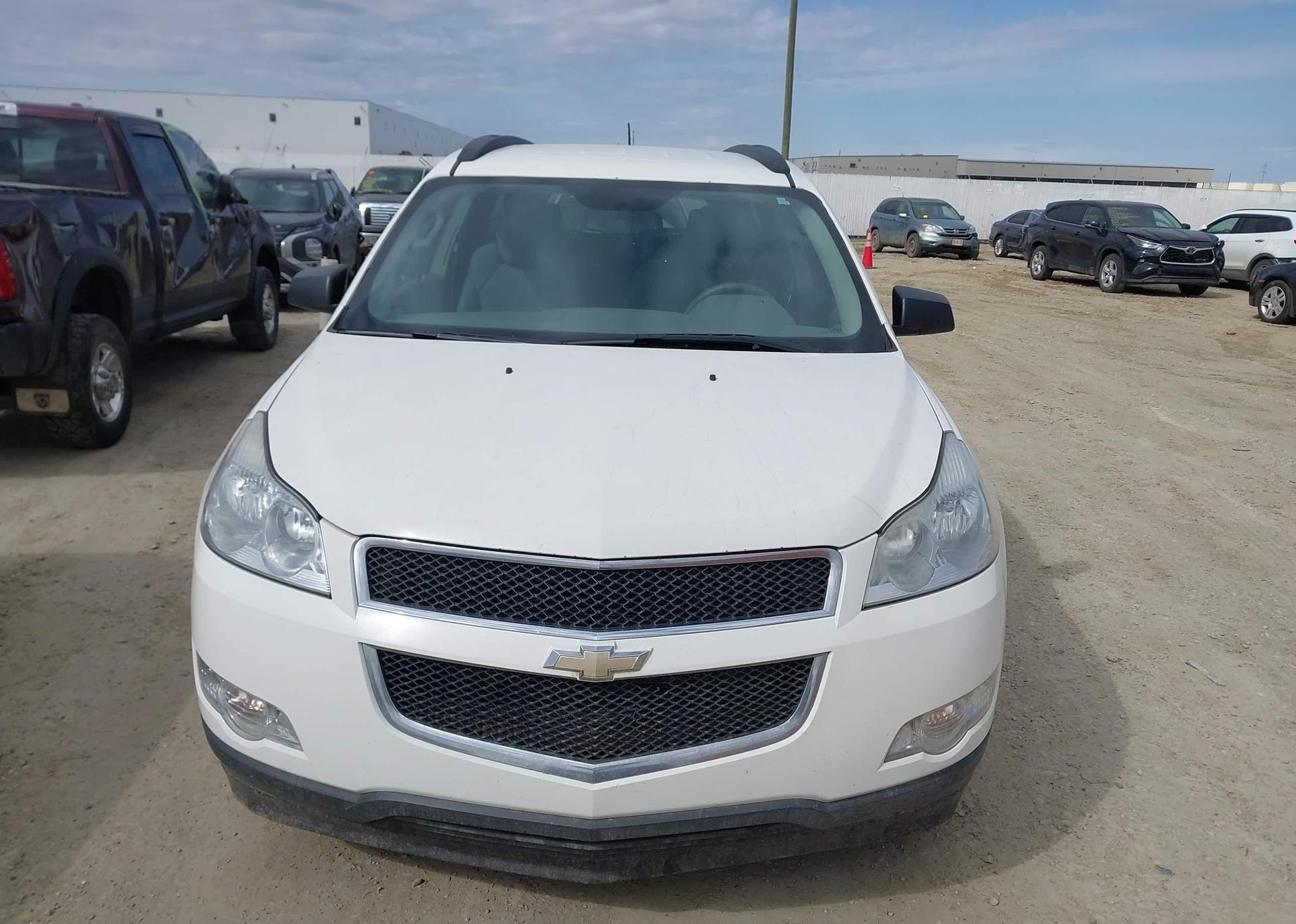 2011 CHEVROLET TRAVERSE LS