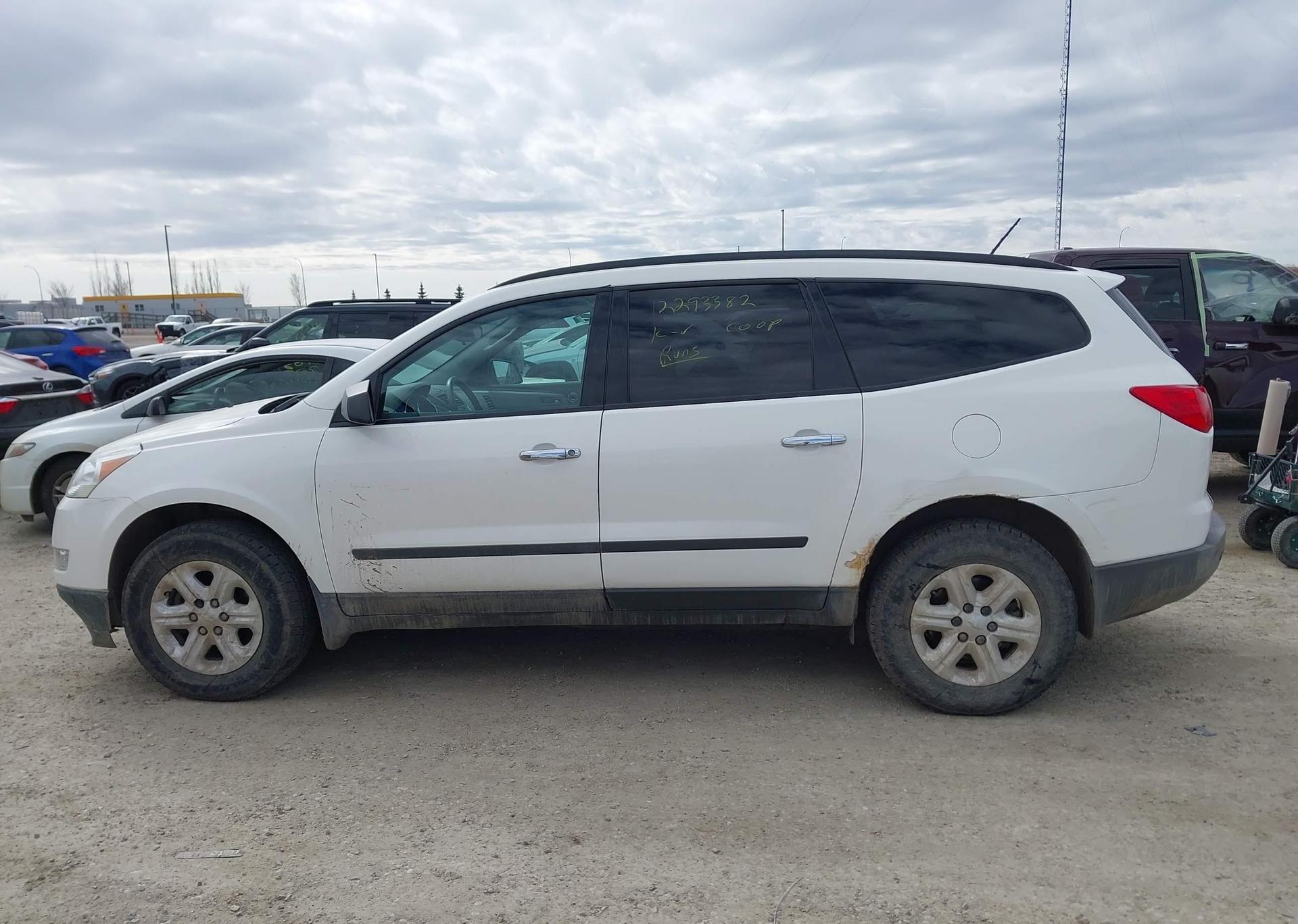 2011 CHEVROLET TRAVERSE LS