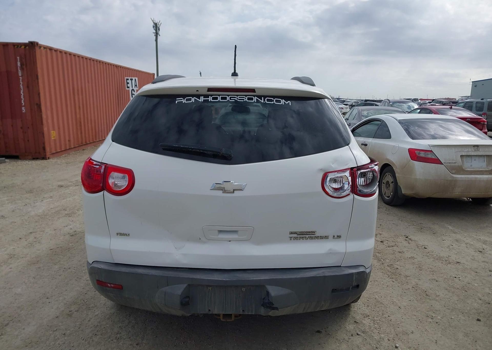 2011 CHEVROLET TRAVERSE LS