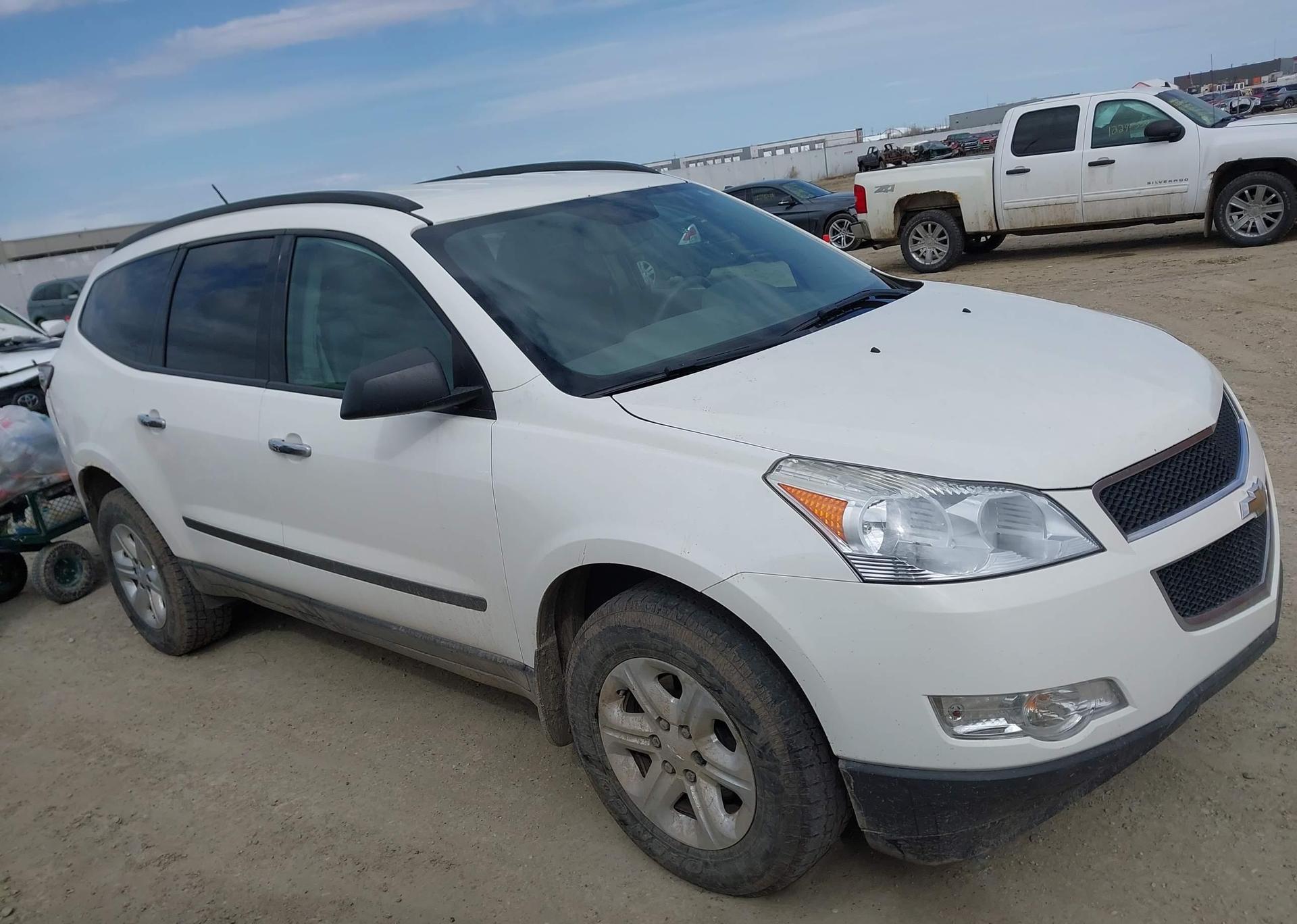 2011 CHEVROLET TRAVERSE LS