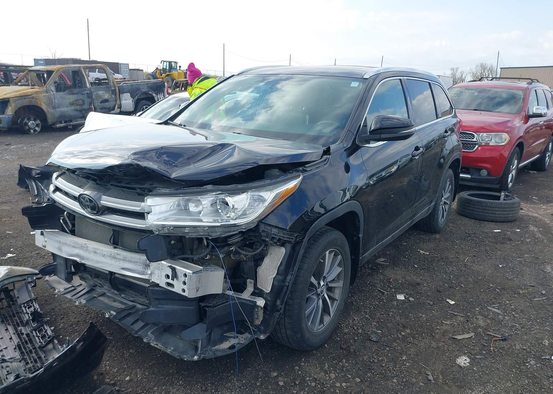 2019 TOYOTA highlander xle