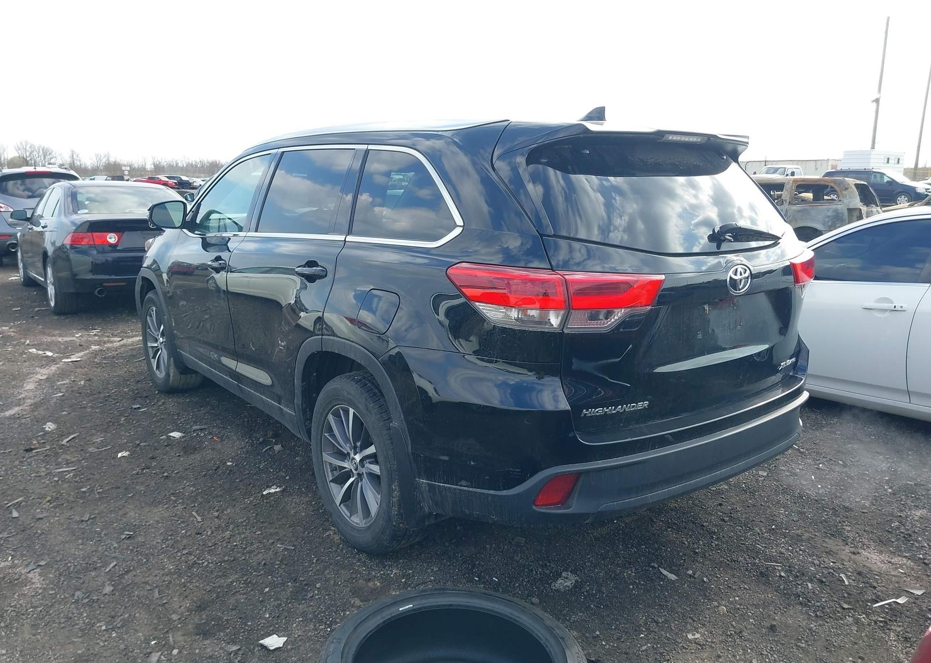 2019 TOYOTA highlander xle